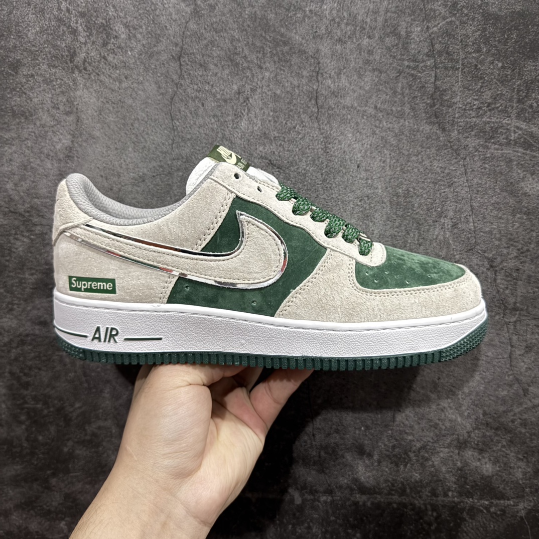 【公司级】Nike Air Force 1 Low 07 x Supreme 灰绿满天星n原楦头原纸板 打造纯正低帮空军版型 专注外贸渠道 全掌内置蜂窝气垫原盒配件 原厂中底钢印、拉帮完美官方货号：CT2302 228 Size：36 36.5 37.5 38 38.5 39 40 40.5 41 42 42.5 43 44 44.5 45 编码：CC180190-莆田鞋批发中心