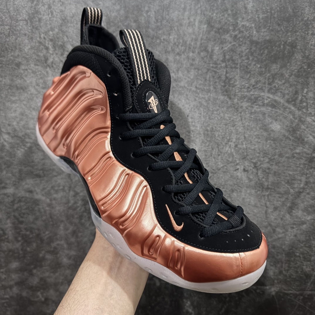 图片[3]-【莞产纯原】NK Air Foamposite Pro 2024新铜喷 喷泡系列FZ9902-001nn莞产原底面 公司渠道同模具 鞋型发泡360度无死角 双层Zoom气垫植入 中底完美注胶 搭载原厂碳纤维材质n诞生于1997年的NK Air Foamposite系列可以说是整个球鞋历史上最为经典的系列之一 也就是我们常说的“喷”和“泡” 其中“喷”由Foamposite One代言人Penny的英文音译而来 而“泡”则来源于另一款鞋型 Foamposite Pro中\”pro\”的音译 在诞生初期 由于高昂的造价以及超前的外形 Foamposite系列的反对者不在少数 甚至有人认为这款鞋会毁掉整个球鞋行业 但事实证明这双灵感来自于甲虫 自带“黑科技”鞋面以及双层Zoom+大块碳板的太空球鞋不仅受到了大众的接受与追捧 并且成功的影响了篮球鞋的发展SIZE：38.5 39 40 40.5 41 42 42.5 43 44 44.5 45 46 编码：HY580600-莆田鞋批发中心