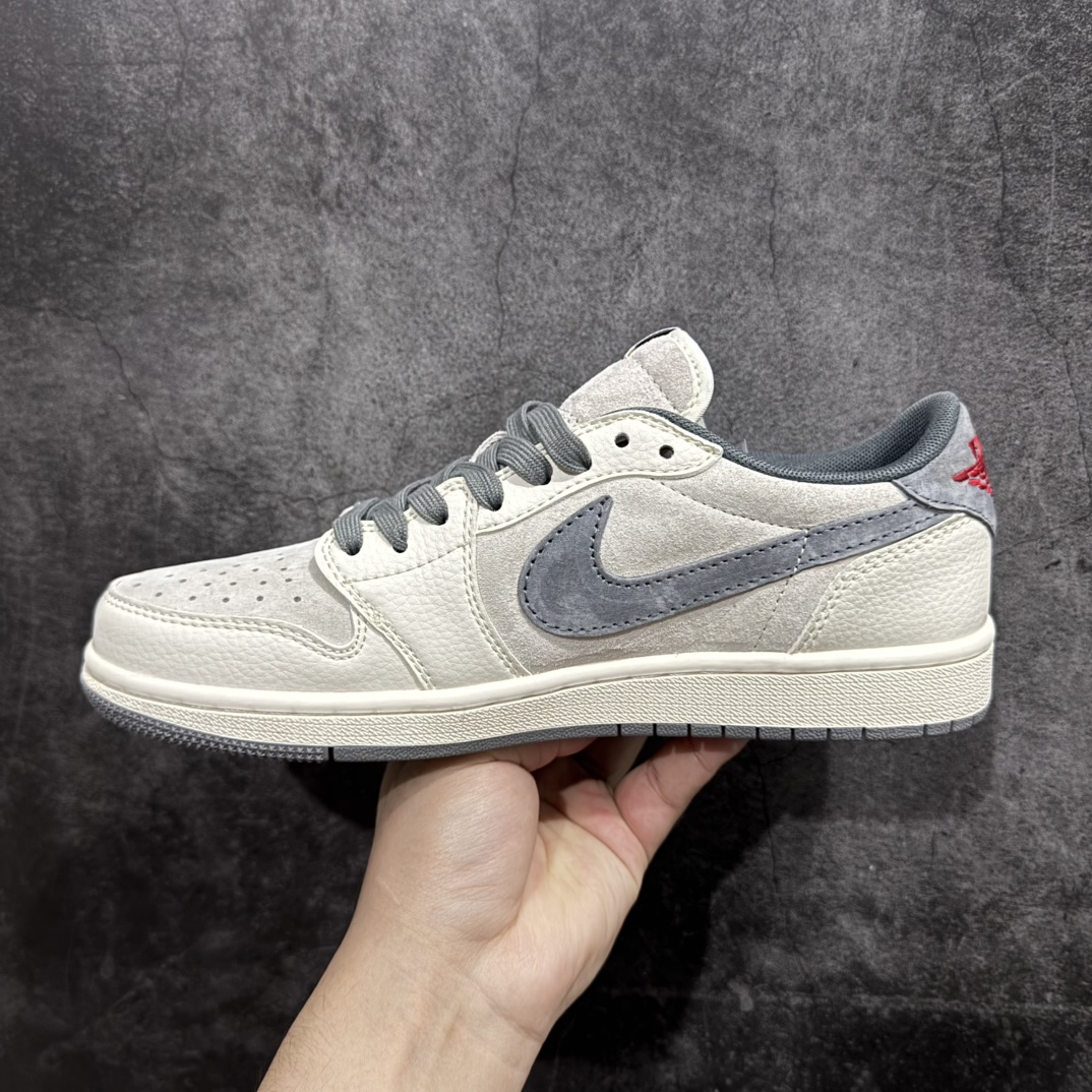 图片[2]-【定制版】Travis Scott x Nike Air Jordan 1 Low x StussynAir Jordan 1 Low 反转米灰小钩倒钩 纯原版本n全鞋采用原装头层皮，用料扎实 精雕细琢n鞋型极致还原 飞翼3D打印改良 深度立体四线中底拉帮皮料选材 钢印 背胶一应俱全 全新批次 原装原模大底全鞋原厂定制皮料，手感细腻正确折边工艺 完美细节诠释 官方货号：XZ6868 001 Size：36 36.5 37.5 38 38.5 39 40 40.5 41 42 42.5 43 44 44.5 45 编码：HXS320340-莆田鞋批发中心