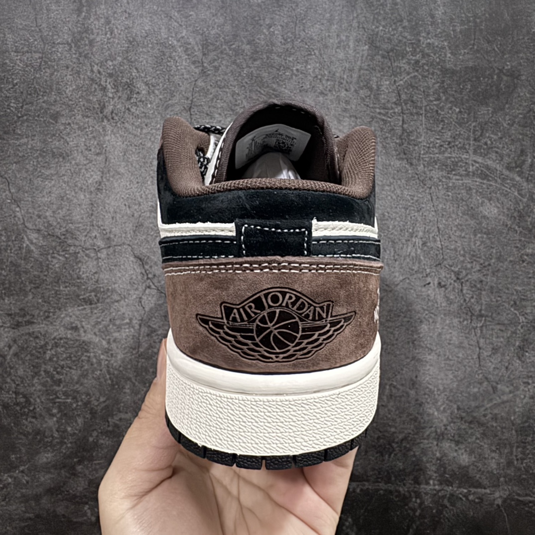 图片[4]-【定制版】Air Jordan 1 Retro Low x The North Face 米棕黑小钩满天星n官方同步新色 原装级产物n拒绝公底 立体鞋型 细节完美 高清洁度购置公司同步原材料 原汁原味 忠于原版 货号：XS6086 004n码数：36 36.5 37.5 38 38.5 39 40 40.5 41 42 42.5 43 44 44.5 45 编码：HXS320340-莆田鞋批发中心