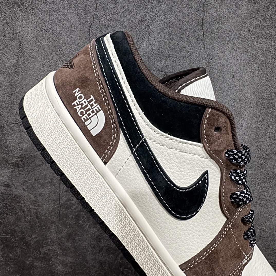 图片[7]-【定制版】Air Jordan 1 Retro Low x The North Face 米棕黑小钩满天星n官方同步新色 原装级产物n拒绝公底 立体鞋型 细节完美 高清洁度购置公司同步原材料 原汁原味 忠于原版 货号：XS6086 004n码数：36 36.5 37.5 38 38.5 39 40 40.5 41 42 42.5 43 44 44.5 45 编码：HXS320340-莆田鞋批发中心