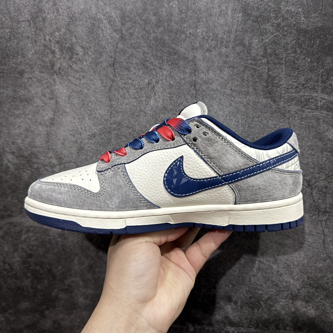 图片[2]-【定制版】Nike SB Dunk Low x Supreme 米灰蓝小钩n纯原大厂出品 极力推荐n原装头层材料 独家版型加工n帶來的是更好的视觉和脚感体验n大厂纯原品质出货 清洁度 电绣工艺皮料切割干净无任何毛边 细节完美 官方货号：DM6868 005 尺码：36 36.5 37.5 38 38.5 39 40 40.5 41 42 42.5 43 44 44.5 45 编码：HXS340360-莆田鞋批发中心