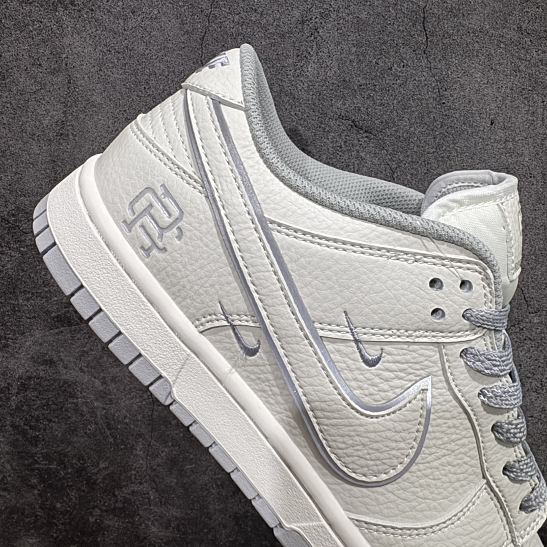 图片[7]-【定制版】Reigning Champ x Nk SB Dunk Low 联名三勾 米灰配色 低帮休闲运动滑板板鞋 RC3085-892rn#3M反光 大厂纯原品质出货 纯正版型 定制鞋盒 皮料切割干净无任何毛边 细节完美 超高清洁度r 尺码：36 36.5 37.5 38 38.5 39 40 40.5 41 42 42.5 43 44 44.5 45编码：HXS320340-莆田鞋批发中心