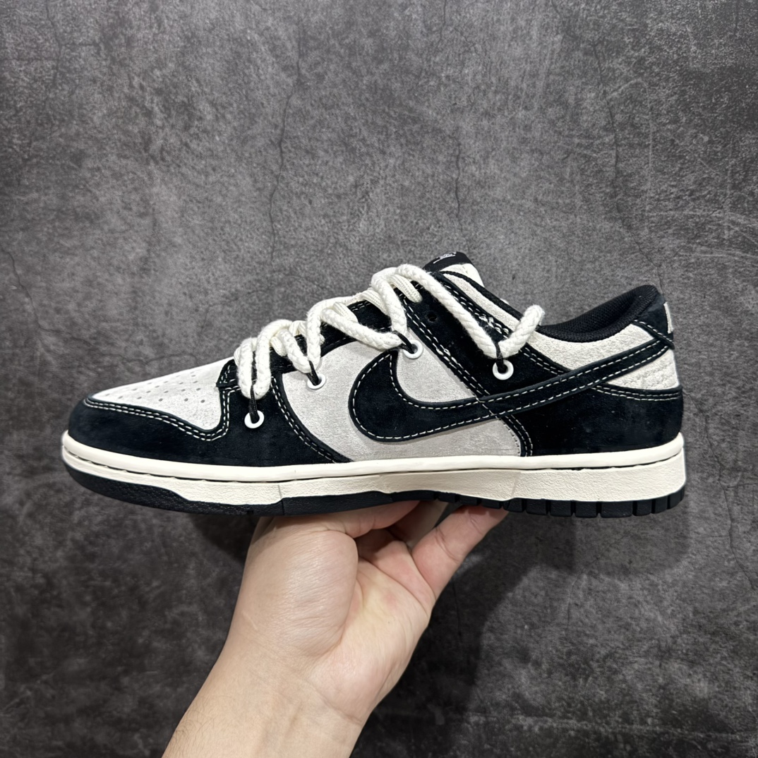 图片[2]-【定制版】Nk SB Dunk Low 斯图西联名-绑带猪八黑勾 周年高端定制 低帮休闲板鞋 YX5066-209rn#定制鞋盒 大厂纯原品质出货 超高清洁度 皮料切割干净无任何毛边 细节完美 r 尺码：36 36.5 37.5 38 38.5 39 40 40.5 41 42 42.5 43 44 44.5 45  编码：HXS340360-莆田鞋批发中心