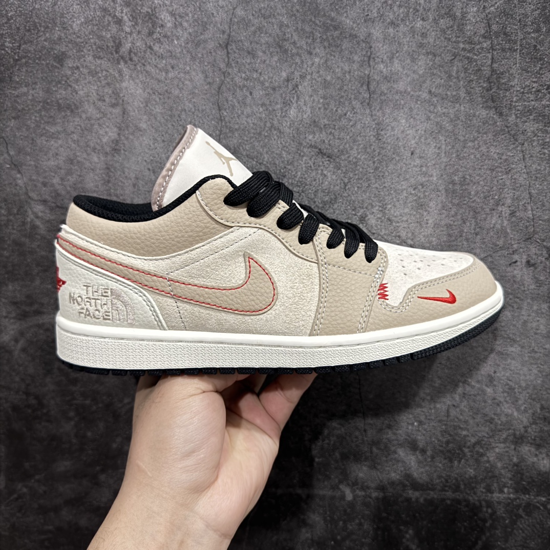 【定制版】Air Jordan 1 Low AJ1 乔1 北面联名-露褐 高端定制 低帮复古篮球鞋 DC2024-033rn#定制鞋盒 大厂纯原品质出货 超高清洁度 皮料切割干净无任何毛边 细节完美 r 尺码：36 36.5 37.5 38 38.5 39 40 40.5 41 42 42.5 43 44 44.5 45  编码：HXS340360-莆田鞋批发中心