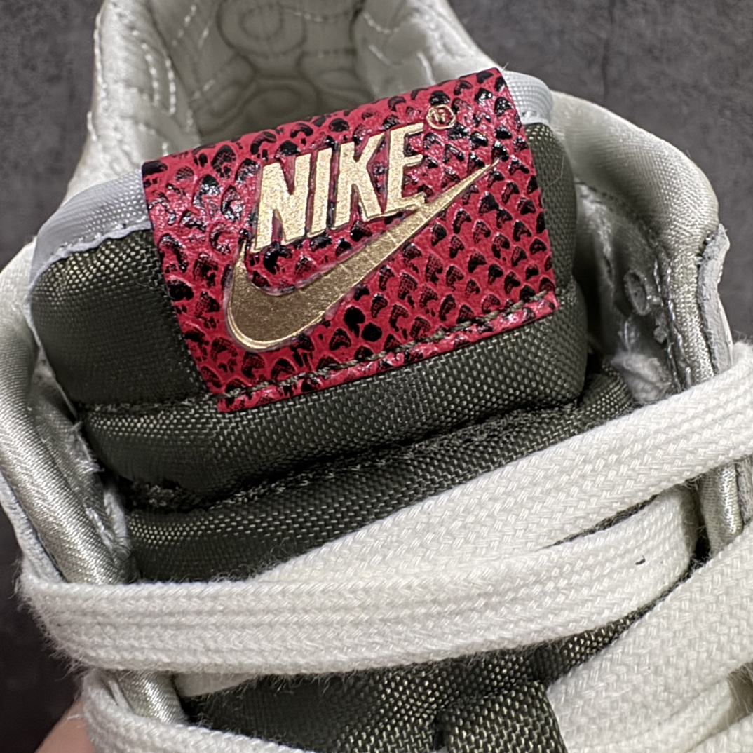 图片[6]-【Top纯原】Nk Dunk Low \”Year of the Snake\” 蛇年春节限定 低帮休闲板鞋 HV5980-231rn#款鞋将蛇的灵动与泥土色系相结合，来庆祝 2025 年中国新年。设计上，这款球鞋结合各种丰富的纹理和色调。橄榄绿滚磨皮革，搭配铁石磨砂材质的覆盖层，营造出丰富的层次感。r 尺码：40 40.5 41 42 42.5 43 44 44.5 45 46 47.5  编码：TO370390-莆田鞋批发中心