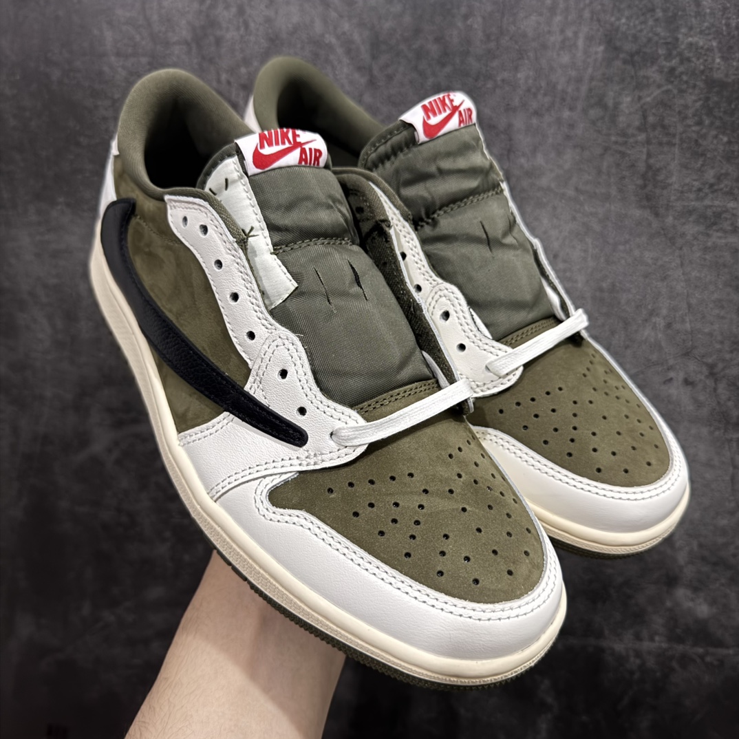 【全新巅峰DF2.0版】Air Jordan 1 x Travis ScottnAJ1 x TS联名白棕倒钩  DM7866-200nnn全新批次出货 巅峰品质 天花板级别n细节改进版 实拍所见即所得 自行揣摩n此版在各大纯原阵营中 绝对是Top级别的存在‼️n实物过于完美 高端零售主推版本 关键价格也不杀猪💪🏻nn纯原第一梯队版本 细节均没毛病 品质自观实拍👇🏻n所有皮料均来自原厂 所有细节均多次校对n针车效果同步原鞋 刺绣拉到原厂定做n原楦原纸板开发 后跟弧度收口自然不对折极致一眼正品既视感 进口玻璃冲刀皮料裁剪零毛边承诺百分百一致原鞋 鞋面清洁度最高 QC检验标准 控制溢胶 鞋盒、防尘纸 配件鞋带 均采购来自原厂n 尺码：36-47.5 编码：AM370400-莆田鞋批发中心