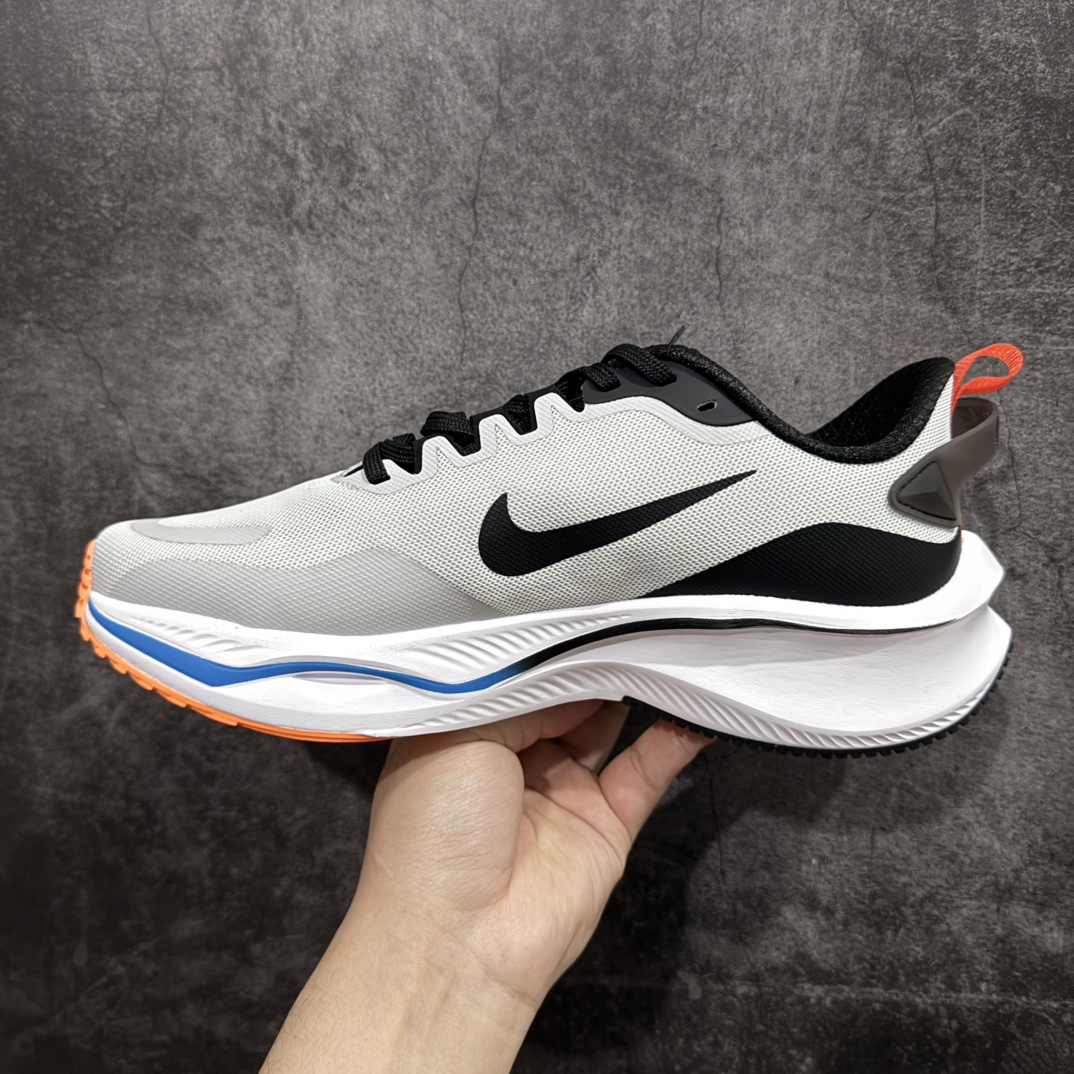 图片[2]-【公司级】NIKE ZOOM PLUS 全新跑鞋n采用密度更高的材料n而且去除了前一代中操作的支撑 撑条设计n兼顾迅疾外观和稳固脚感n后跟覆面和中足动态支撑巧妙融合n缔造稳定顺畅的迈步体验 官方货号：CK4318 118 尺码：40 41 42 43 44 45 编码：CC260280-莆田鞋批发中心