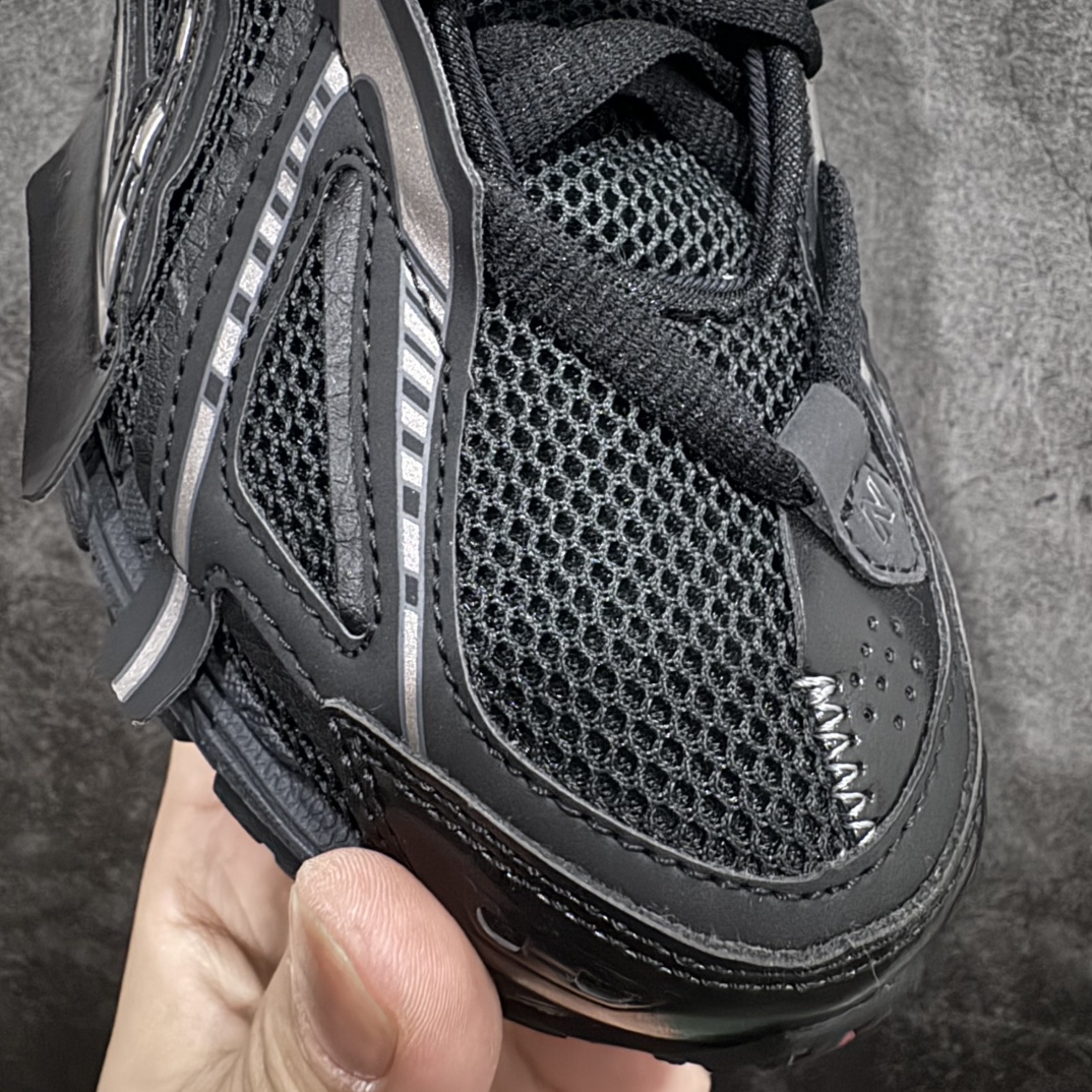 图片[6]-【纯原M版】NB New Balance M1906AF 联名黑色 全套原楦原纸板原厂数据开发 进口三明治网面 原装进口皮料正确绒感卡色 正确中底拉帮中底网布细节 原厂标裁 带紫光防伪 定制后跟透明水晶模块 冲裁组合 大底贴合程度胶水上色把控完美 整洁度挑战全网艺术家 多道序QC把关品质完善 匠心打造 耗时两个月开发完成 工艺极其复杂难度可想而知 新开独立私模大底 全网唯一正确六层组合大底 高端零售专供产物 尺码：36 37 37.5 38 38.5 39 40 40.5 41 42 42.5 43 44 45.5 46.5 47-选品中心