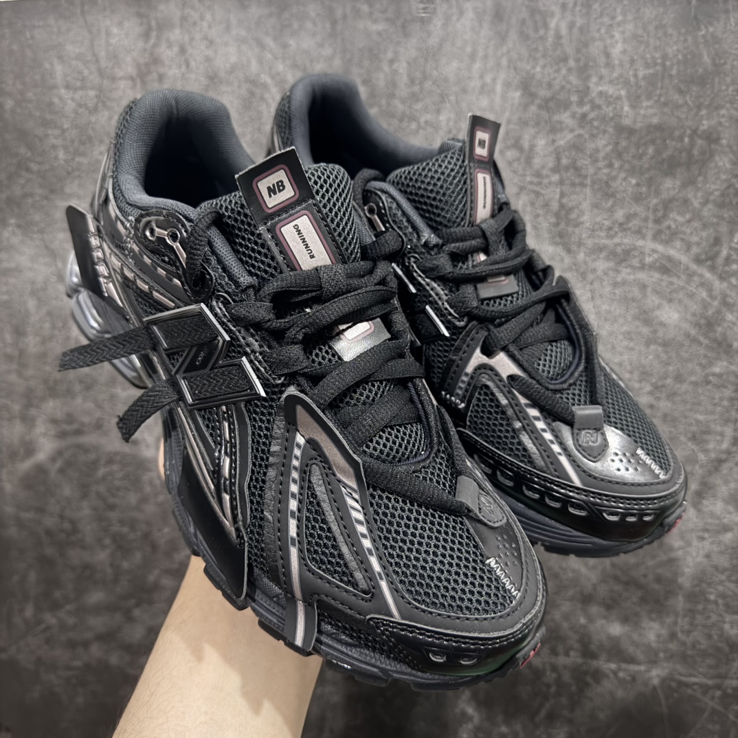 【纯原M版】NB New Balance M1906AF 联名黑色 全套原楦原纸板原厂数据开发 进口三明治网面 原装进口皮料正确绒感卡色 正确中底拉帮中底网布细节 原厂标裁 带紫光防伪 定制后跟透明水晶模块 冲裁组合 大底贴合程度胶水上色把控完美 整洁度挑战全网艺术家 多道序QC把关品质完善 匠心打造 耗时两个月开发完成 工艺极其复杂难度可想而知 新开独立私模大底 全网唯一正确六层组合大底 高端零售专供产物 尺码:36 37 37.5 38 38.5 39 40 40.5 41 42 42.5 43 44 45.5 46.5 47-选品中心