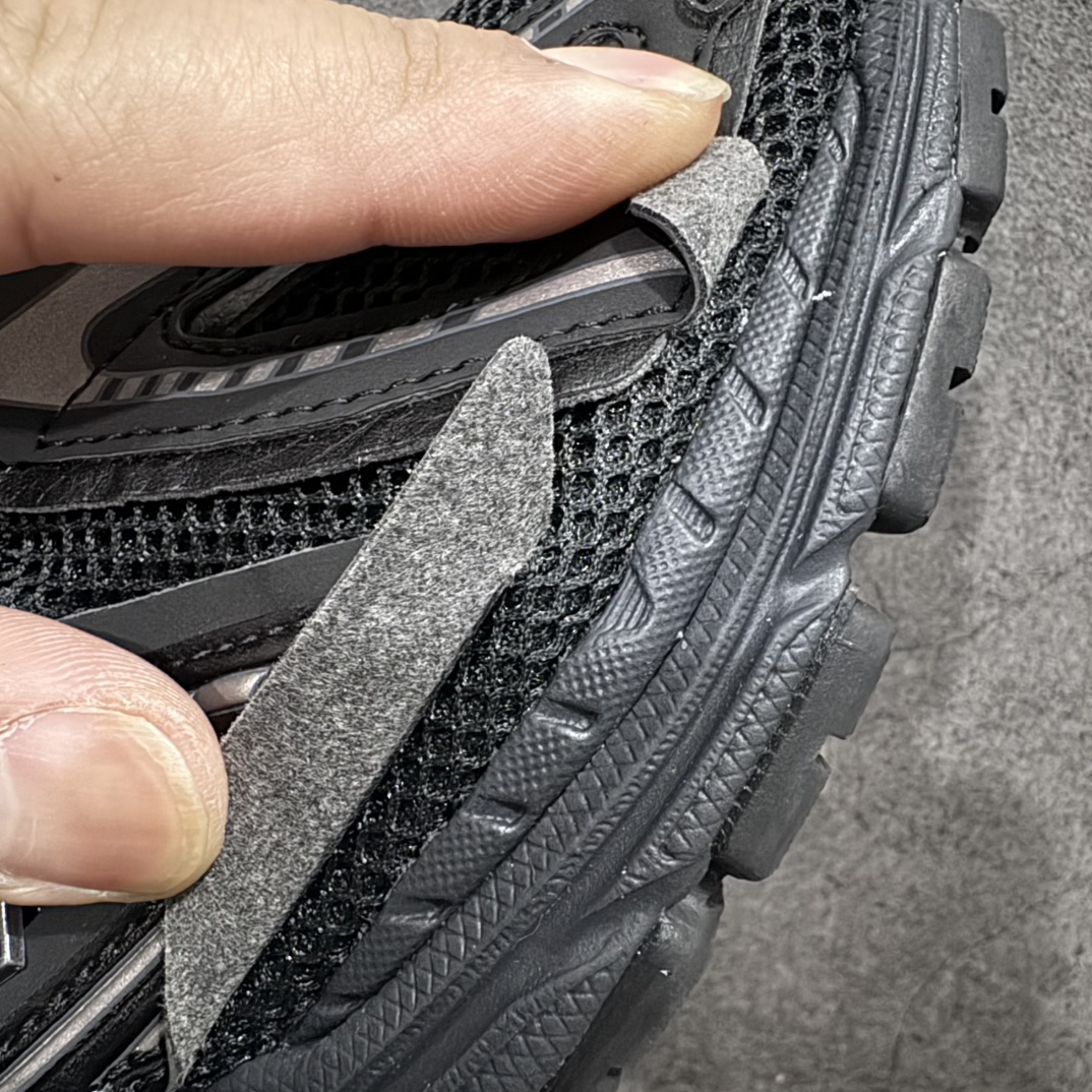 图片[5]-【纯原M版】NB New Balance M1906AF 联名黑色 全套原楦原纸板原厂数据开发 进口三明治网面 原装进口皮料正确绒感卡色 正确中底拉帮中底网布细节 原厂标裁 带紫光防伪 定制后跟透明水晶模块 冲裁组合 大底贴合程度胶水上色把控完美 整洁度挑战全网艺术家 多道序QC把关品质完善 匠心打造 耗时两个月开发完成 工艺极其复杂难度可想而知 新开独立私模大底 全网唯一正确六层组合大底 高端零售专供产物 尺码：36 37 37.5 38 38.5 39 40 40.5 41 42 42.5 43 44 45.5 46.5 47-选品中心