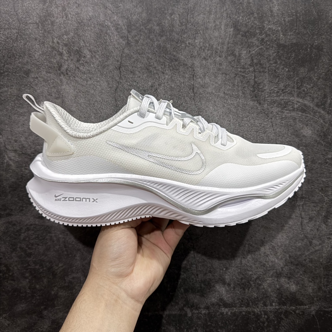 【公司级】NIKE ZOOM PLUS 全新跑鞋n采用密度更高的材料n而且去除了前一代中操作的支撑 撑条设计n兼顾迅疾外观和稳固脚感n后跟覆面和中足动态支撑巧妙融合n缔造稳定顺畅的迈步体验 官方货号：CK4318 118 尺码：36-44无半码 编码：CC260280-莆田鞋批发中心