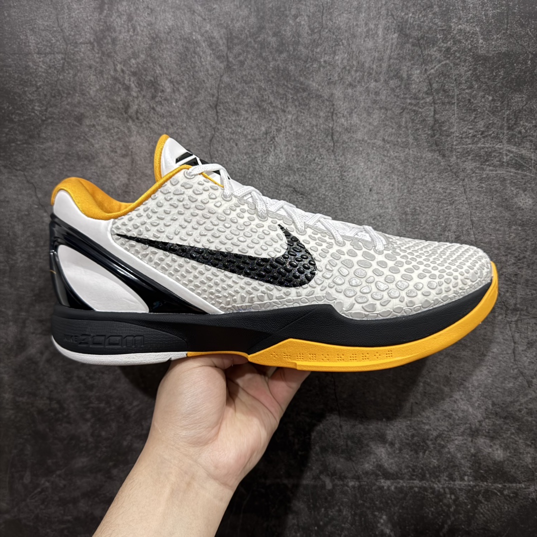 【GX/美版绿x】NK Zoom KOBE 6 Protro 科比六代黑黄季后赛CW2190-100n完美复刻公司货 前掌超大Zoom Turbo气垫后掌EVA缓震 真正的原汁原味 还原ZP脚感全身鞋材卡料色独家定制 唯一正确喷漆工艺Swoosh 正确凹凸蛇鳞工艺 正确鞋面渐变效果 内全置真动飞态线 独立原厂模具 最大尺码达到48.5码 首批不拼图大几率过验 亲测已过 支持各种高强度实战  尺码：40 40.5 41 42 42.5 43 44 44.5 45 45.5 46 47.5 48.5 49.6 50.5 编码：T1500520-莆田鞋批发中心