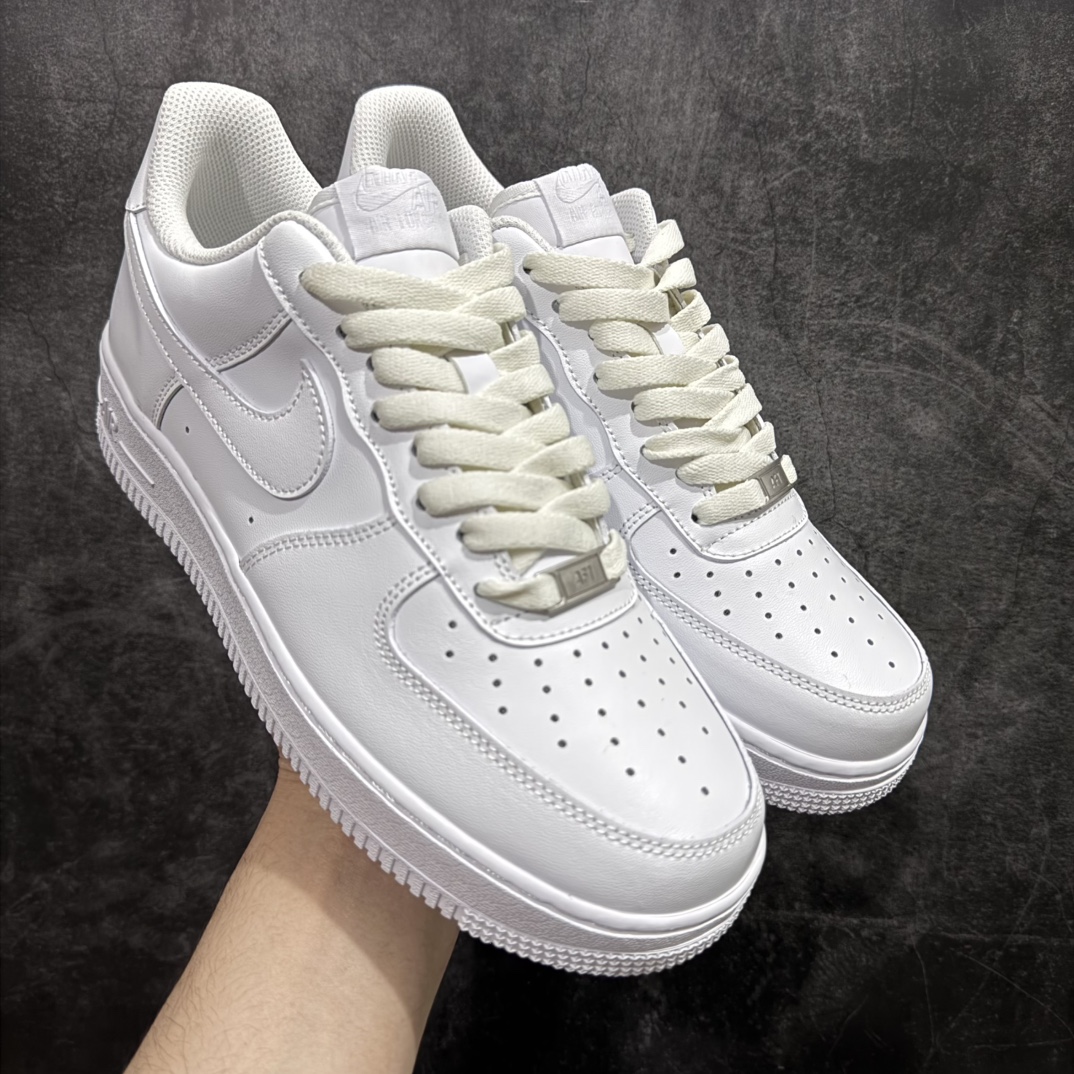 【XC纯原】Air Force 1 LownAF1空军纯白低帮 CW2288-111nn抄底的价格 完美品质完全吊打市场所有同价位上下版本n偏软质头层皮料  完美鞋型 钩子裁边清洁度无敌！n针车走线图片放大看相当整齐，鞋带口冲孔与鞋头冲孔非常圆润干净 无任何毛边，正确做旧鞋带金属铁片，中底走线 鞋垫刷胶 大底含气垫都是基本操作！独家有货，全码可接！ 尺码：36-46含尖版本目前此价位你能找到的最优的一个版本没有之一 编码：XC190210-莆田鞋批发中心