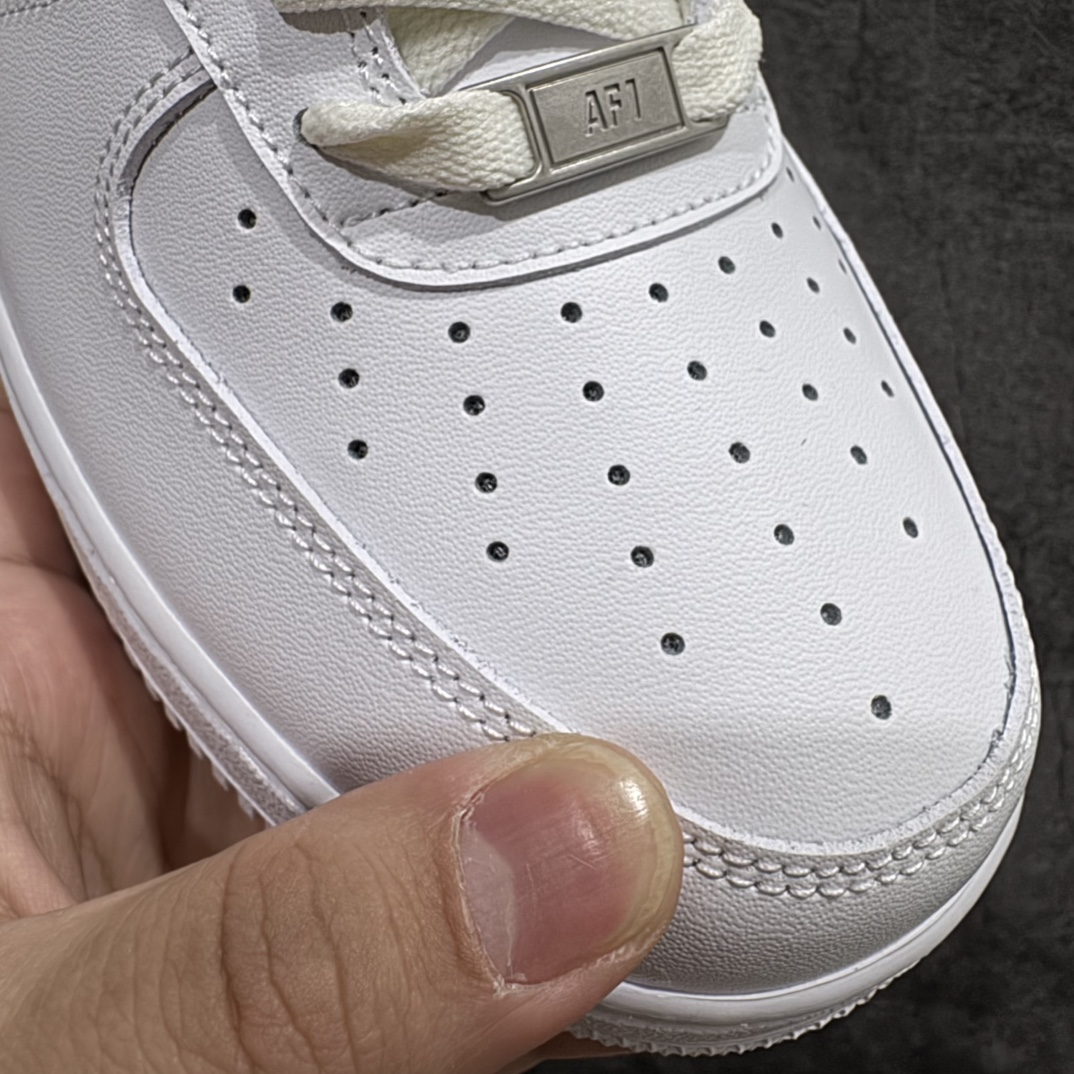 图片[4]-【XC纯原】Air Force 1 LownAF1空军纯白低帮 CW2288-111nn抄底的价格 完美品质完全吊打市场所有同价位上下版本n偏软质头层皮料  完美鞋型 钩子裁边清洁度无敌！n针车走线图片放大看相当整齐，鞋带口冲孔与鞋头冲孔非常圆润干净 无任何毛边，正确做旧鞋带金属铁片，中底走线 鞋垫刷胶 大底含气垫都是基本操作！独家有货，全码可接！ 尺码：36-46含尖版本目前此价位你能找到的最优的一个版本没有之一 编码：XC190210-莆田鞋批发中心