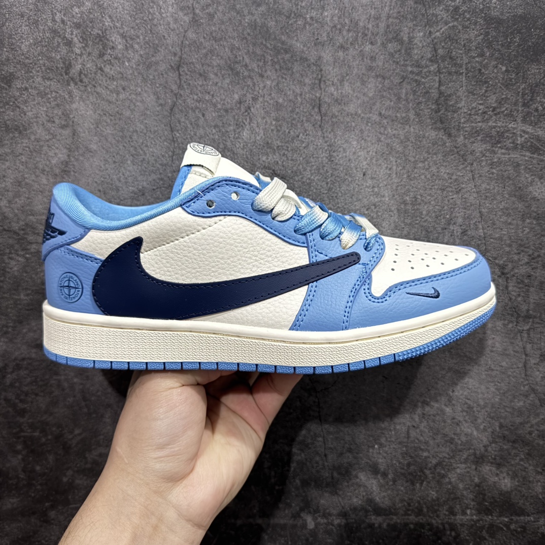 【定制版】Travis Scott x Fragment Design x Jordan Air Jordan 1 Low OG SP  石头岛联名——“黑勾大学蓝”  多方联名合作融合了Travis Scott 独特的音乐风格，藤原浩个性的设计风格以及Jordan品牌的经典元素 使其成为一双具有独特身份和价值的鞋子 清新而立体的外观加上联名标识更突出了其独特身份 这种配色方案显示出活力和时尚感 在视觉上引人注目  鞋身的质感和细腻的细节处理使其显得高端而格调十足  这款“倒钩”联名是设计与创意完美结合  融合多方的个性风格是一款备受瞩目的潮流鞋款  低帮休闲板鞋 定制鞋盒 大厂纯原品质出货 超高清洁度 皮料切割干净无任何毛边 细节完美 货号：JJ5288-009n Size:36 36.5 37.5 38 38.5 39 40 40.5 41 42 42.5 43 44 44.5 45 编码：HXS260280-莆田鞋批发中心