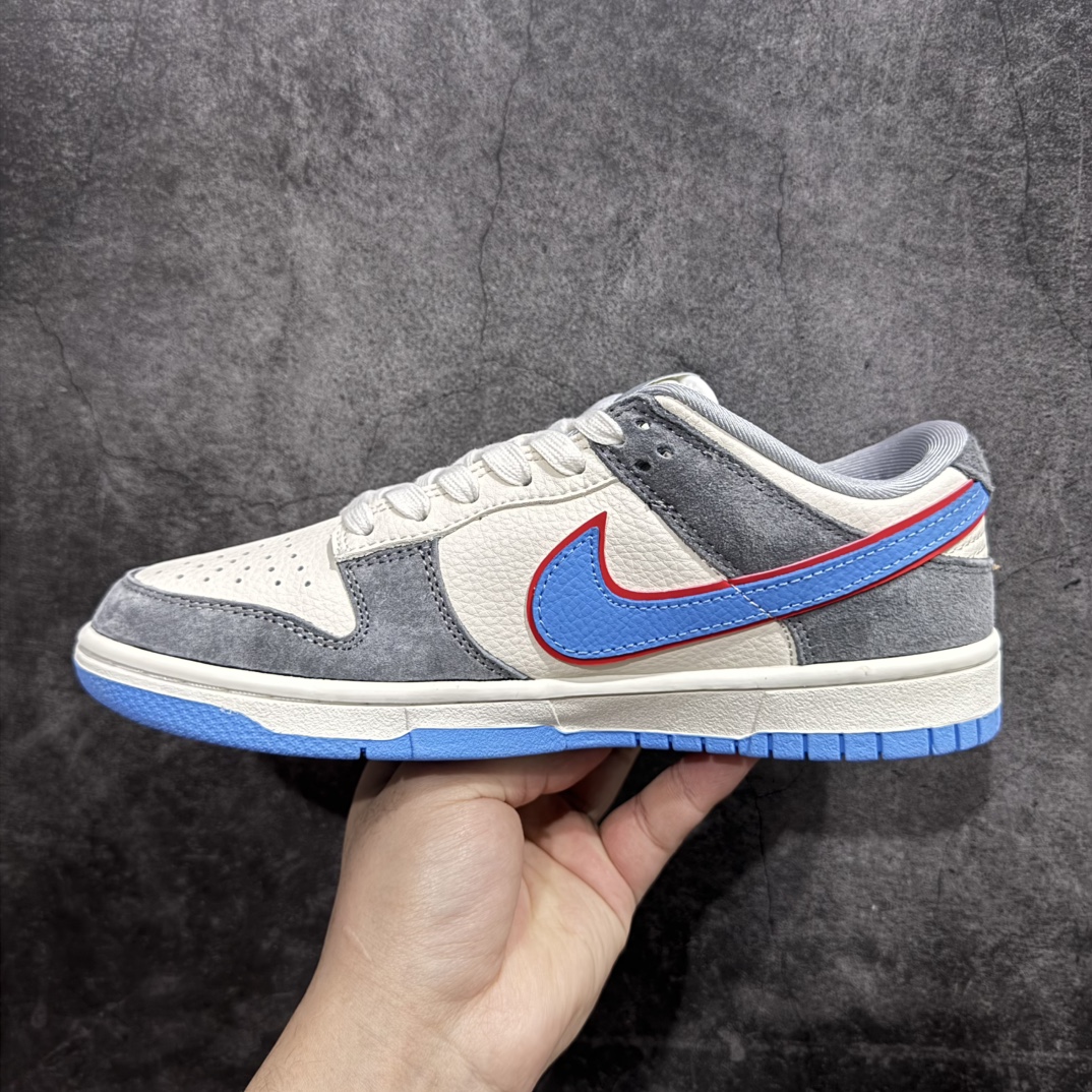 图片[2]-【定制版】Nike SB Dunk Low“Supreme联名——米灰蓝勾” 周年高端定制 低帮休闲板鞋 定制鞋盒 大厂纯原品质出货 超高清洁度 皮料切割干净无任何毛边 细节完美货号：KK1333-010nSize:36 36.5 37.5 38 38.5 39 40 40.5 41 42 42.5 43 44 44.5 45 编码：HXS320340-莆田鞋批发中心