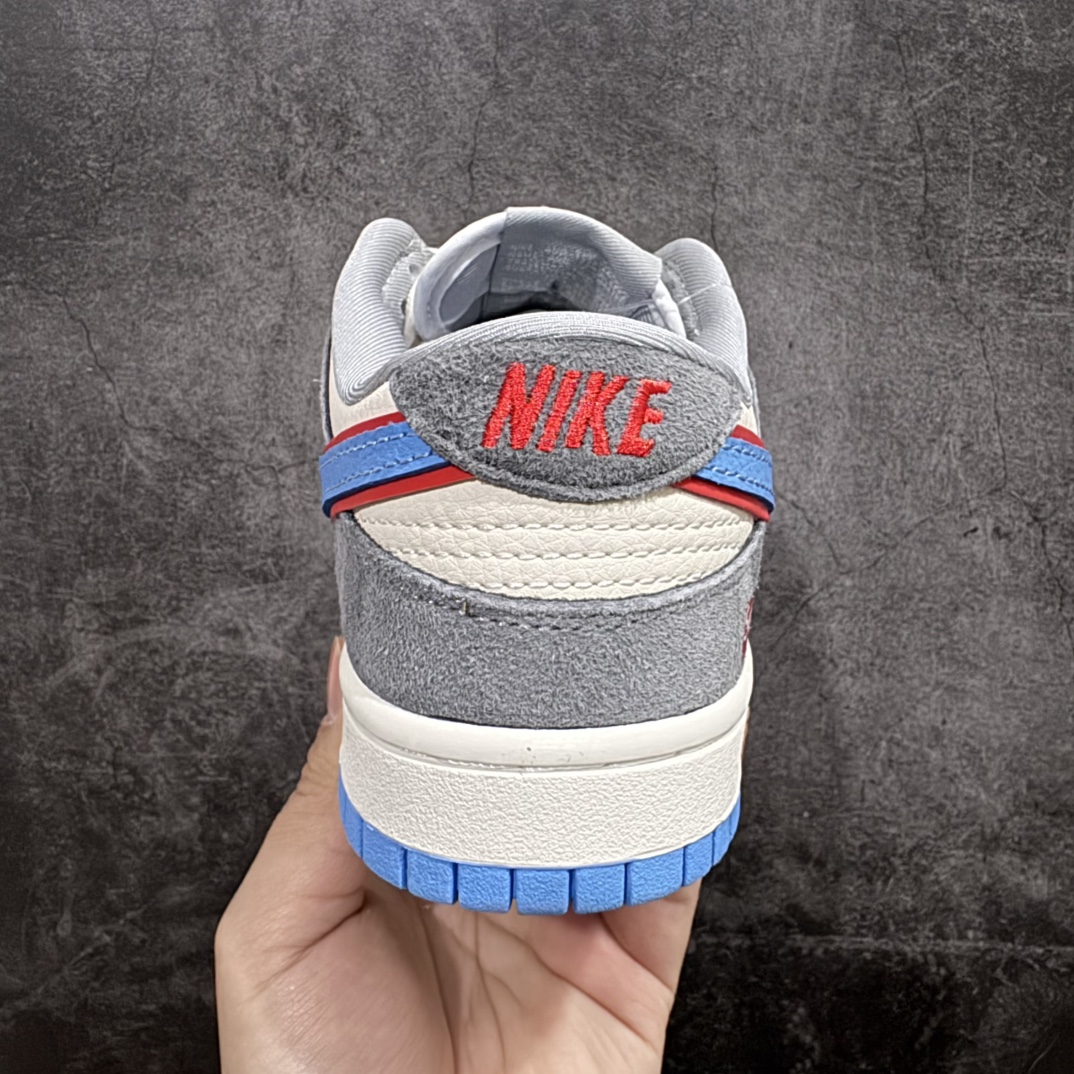 图片[4]-【定制版】Nike SB Dunk Low“Supreme联名——米灰蓝勾” 周年高端定制 低帮休闲板鞋 定制鞋盒 大厂纯原品质出货 超高清洁度 皮料切割干净无任何毛边 细节完美货号：KK1333-010nSize:36 36.5 37.5 38 38.5 39 40 40.5 41 42 42.5 43 44 44.5 45 编码：HXS320340-莆田鞋批发中心