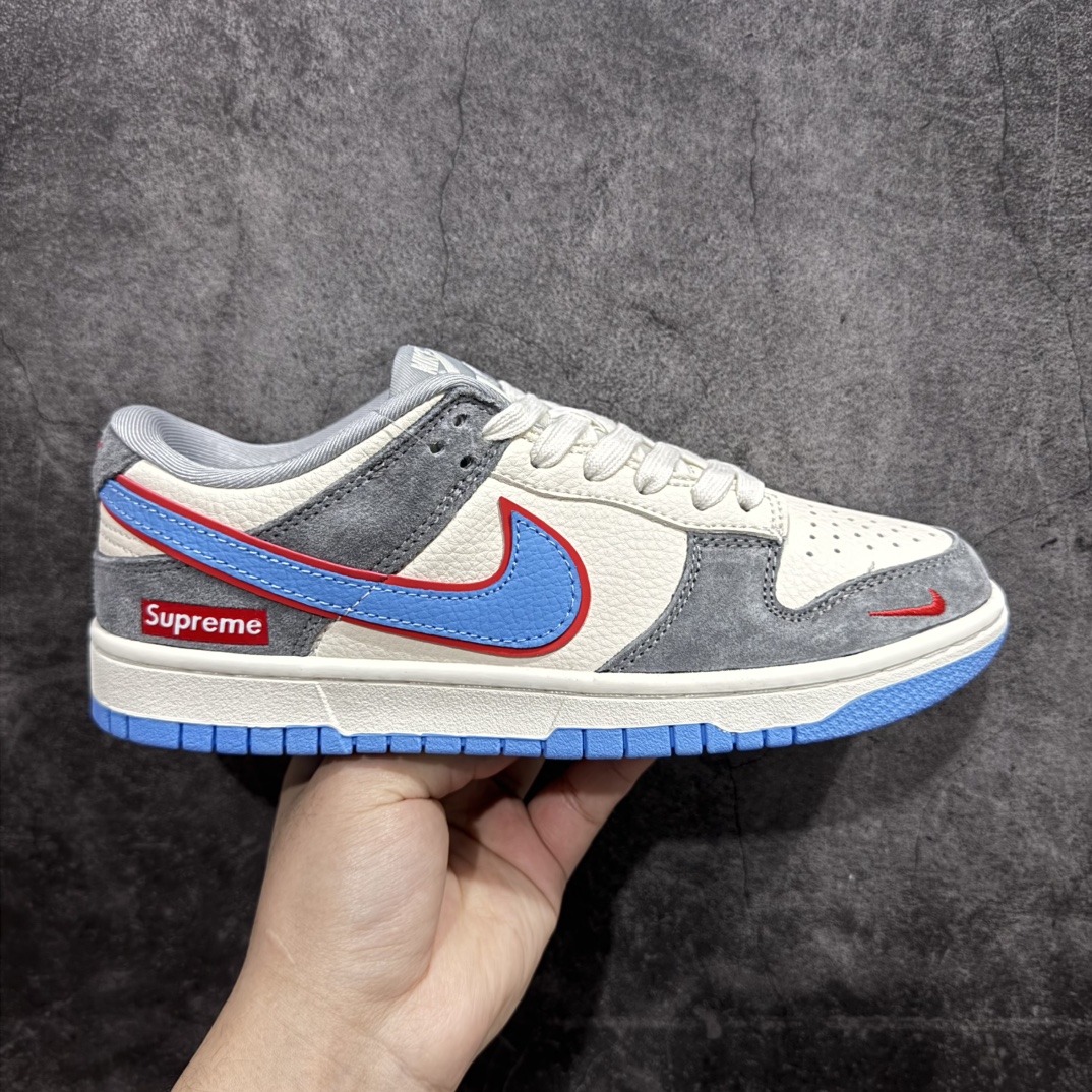 【定制版】Nike SB Dunk Low“Supreme联名——米灰蓝勾” 周年高端定制 低帮休闲板鞋 定制鞋盒 大厂纯原品质出货 超高清洁度 皮料切割干净无任何毛边 细节完美货号：KK1333-010nSize:36 36.5 37.5 38 38.5 39 40 40.5 41 42 42.5 43 44 44.5 45 编码：HXS320340-莆田鞋批发中心