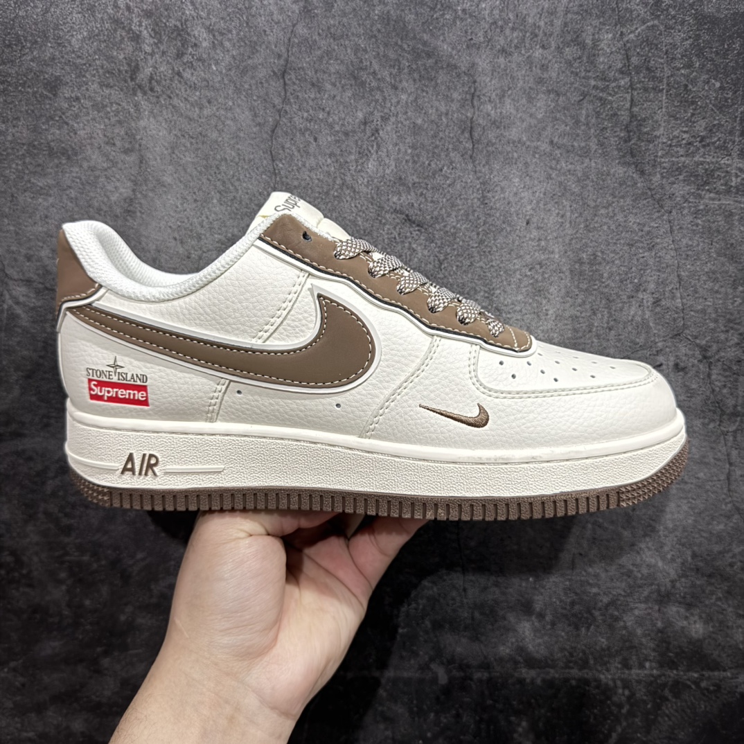 【定制版】Nike Air Force 1 Low 07 x Supreme x Stone Island 白棕小钩n原楦头原纸板 打造纯正低帮空军版型 专注外贸渠道 全掌内置蜂窝气垫原盒配件 原厂中底钢印、拉帮完美官方货号：BB1616 306 Size：36 36.5 37.5 38 38.5 39 40 40.5 41 42 42.5 43 44 44.5 45 编码：HXS310320-莆田鞋批发中心