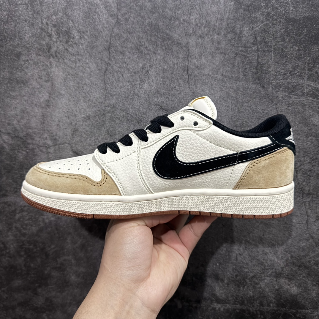 图片[2]-【定制版】Travis Scott x Fragment Design x Jordan Air Jordan 1 Low OG SP  “纪梵希联名——黑棕”  多方联名合作融合了Travis Scott 独特的音乐风格，藤原浩个性的设计风格以及Jordan品牌的经典元素 使其成为一双具有独特身份和价值的鞋子 清新而立体的外观加上联名标识更突出了其独特身份 这种配色方案显示出活力和时尚感 在视觉上引人注目  鞋身的质感和细腻的细节处理使其显得高端而格调十足  这款“倒钩”联名是设计与创意完美结合  融合多方的个性风格是一款备受瞩目的潮流鞋款  低帮休闲板鞋 定制鞋盒 大厂纯原品质出货 超高清洁度 皮料切割干净无任何毛边 细节完美 货号:XS3086-005n Size:36 36.5 37.5 38 38.5 39 40 40.5 41 42 42.5 43 44 44.5 45 编码：HXS320340-莆田鞋批发中心