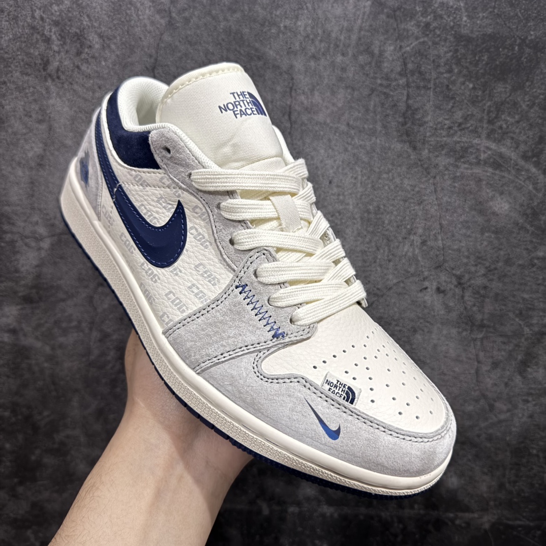 图片[3]-【定制版】Nike Jordan Air Jordan 1“北面联名——全猪八”蓝勾  高端定制 低帮 复古 减震 防滑 耐磨 篮球鞋  定制鞋盒 大厂纯原品质出货 超高清洁度 皮料切割干净无任何毛边 细节完美 货号：DM9188-010n Size:36 36.5 37.5 38 38.5 39 40 40.5 41 42 42.5 43 44 44.5 45 编码：HXS340360-莆田鞋批发中心