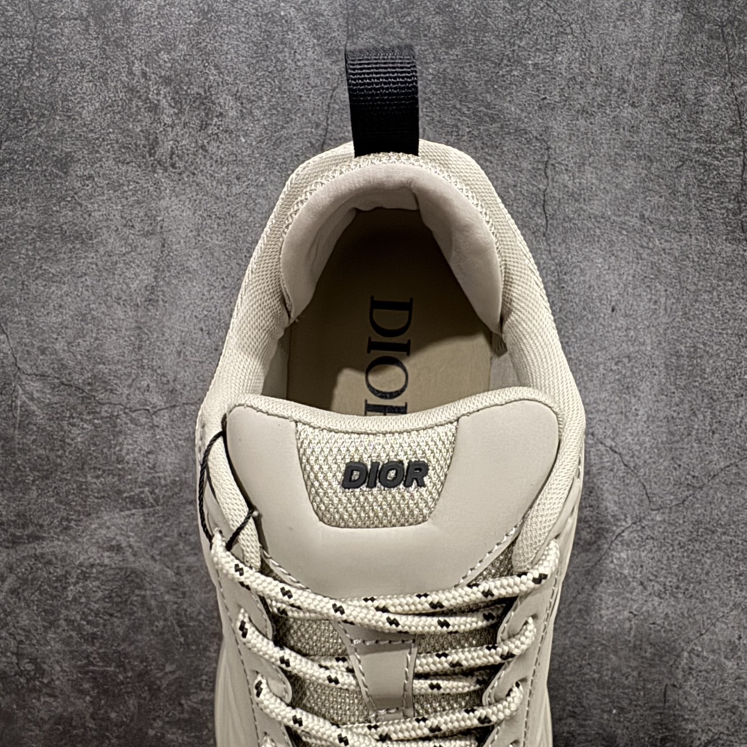 图片[8]-【佛山超A版】DIOR B44 Blade 迪奥2024新款圆头系带跑步鞋新款鞋款的特点是受到 21 世纪启发的大胆蓬松造型 B44 Blade 运动鞋采用渐变技术网布制成 配有同色技术面料面板 鞋底上配有对比鲜明的 Blade 嵌件 与跑步世界息息相关 这款运动鞋具有运动、复古未来主义的外观 配有超细纤维和帆布嵌件 并饰有标志性的“Dior”标志 点缀在鞋面、鞋跟和侧面 鞋型饰有 Dior 和Lewis Hamilton标志性饰物 悬挂在鞋眼上 而鞋面、鞋跟和侧面则饰有 Dior 标志 尺码：39 40 41 42 43 44 45 编码：GQ500520-莆田鞋批发中心