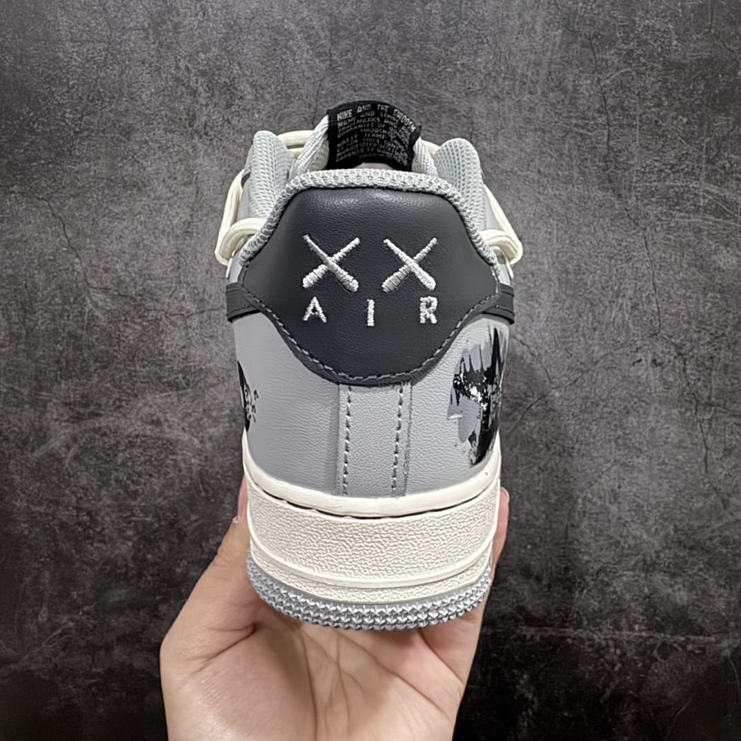 图片[4]-【公司级】Nk Air Force 1 Low \”Vinyl\” 黑胶唱片 空军一号低帮休闲运动绑带板鞋 KS6896-666rn#在数字音乐蓬勃发展的今天，黑胶唱片却宛如一位穿越时光的优雅老者，带着独有的韵味，坚守在音乐爱好者的心中。那精致的圆盘，仿佛承载着无尽的故事。从外观上看，它的封套设计常常是艺术与创意的完美结合r 尺码：36 36.5 37.5 38 38.5 39 40 40.5 41 42 42.5 43 44 44.5 45  编码：HXS310320-莆田鞋批发中心