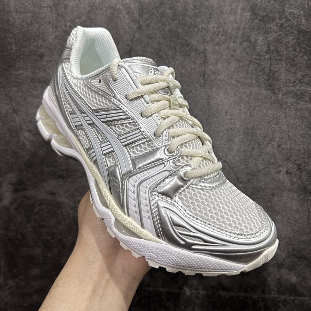 图片[3]-【总裁版】 ASICS GEL-KAYANO 14 亚瑟士系列轻量缓震休闲运动跑步鞋nn市场天花板品质鞋型细节秒杀市场流通版本n知名大厂出品 原版开发 细节完美把控n独家私模五层组合大底原厂定制缓震硅胶加持 原盒原配 官方四联吊牌n一比一同步原鞋工艺和用料n后跟一样采用了GEL缓震胶整体系列设计非常的科技感！n锻炼跑步的同时让你一样时尚百搭！n设计师 Hidenori Yamashita 以「Flash」一词为灵感，创造出未来感金属色鞋面，改造升级内在性能，由内而外全面革新，为 GEL-KAYANO 家族传承及经典跑鞋文化的延续，创下里程碑式作品。ASICS GEL – KAYANO 14 跑鞋重新诠释了复古的跑步形状，并以其 2000 年代后期的美学理念重新铺装，银色与蓝色的鞋面极为高档.网面铺陈与鞋面、鞋头多处细节位增添了透气性。ASICS GEL – KAYANO 14的鞋后跟部中底上以及多密度耐磨鞋底增加了 GEL 缓震胶，提供高抗冲击性、缓冲性、可保护脚部免受地面冲击的影响，穿着舒适性十足「入手同款」 尺码：36 37 37.5 38 39 39.5 40.5 41.5 42 42.5 43.5 44 45 46 编码：NM310330-莆田鞋批发中心