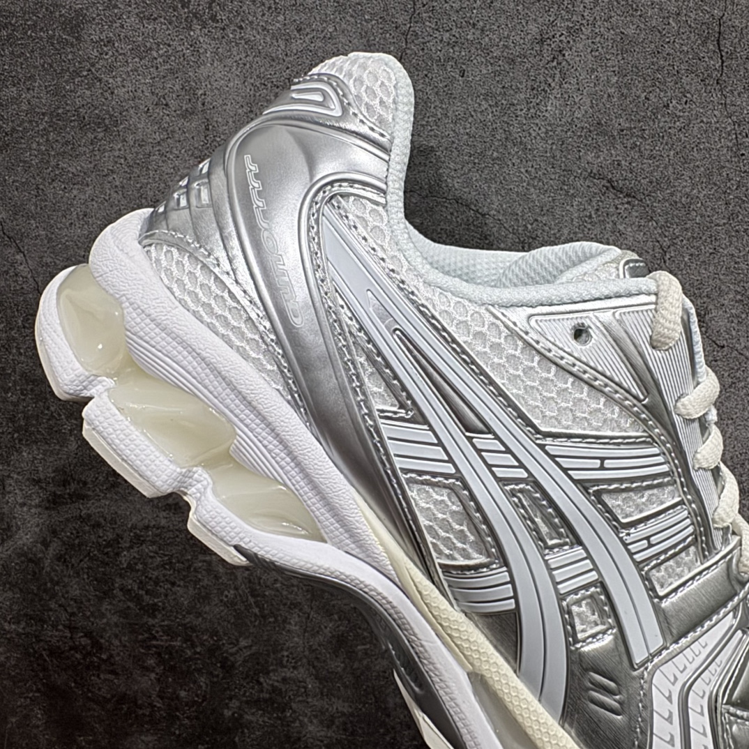 图片[7]-【总裁版】 ASICS GEL-KAYANO 14 亚瑟士系列轻量缓震休闲运动跑步鞋nn市场天花板品质鞋型细节秒杀市场流通版本n知名大厂出品 原版开发 细节完美把控n独家私模五层组合大底原厂定制缓震硅胶加持 原盒原配 官方四联吊牌n一比一同步原鞋工艺和用料n后跟一样采用了GEL缓震胶整体系列设计非常的科技感！n锻炼跑步的同时让你一样时尚百搭！n设计师 Hidenori Yamashita 以「Flash」一词为灵感，创造出未来感金属色鞋面，改造升级内在性能，由内而外全面革新，为 GEL-KAYANO 家族传承及经典跑鞋文化的延续，创下里程碑式作品。ASICS GEL – KAYANO 14 跑鞋重新诠释了复古的跑步形状，并以其 2000 年代后期的美学理念重新铺装，银色与蓝色的鞋面极为高档.网面铺陈与鞋面、鞋头多处细节位增添了透气性。ASICS GEL – KAYANO 14的鞋后跟部中底上以及多密度耐磨鞋底增加了 GEL 缓震胶，提供高抗冲击性、缓冲性、可保护脚部免受地面冲击的影响，穿着舒适性十足「入手同款」 尺码：36 37 37.5 38 39 39.5 40.5 41.5 42 42.5 43.5 44 45 46 编码：NM310330-莆田鞋批发中心