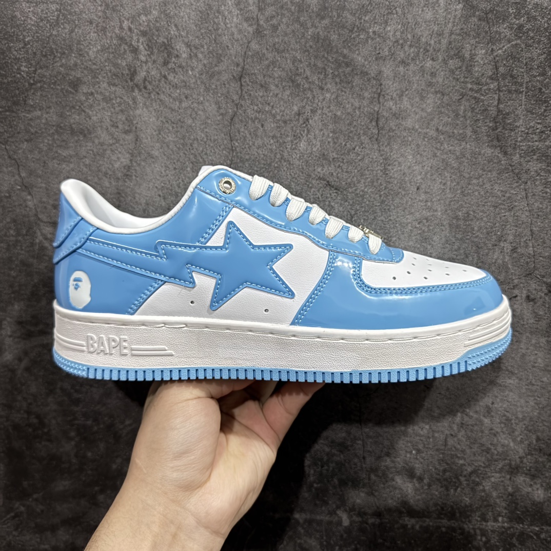 【纯原Y版】A BATHING APE STA  经典潮流 时尚板鞋 男女同款BAPE STA 是 Bape 旗下的一款运动鞋系列。BAPE STA 于 2002 年推出，该鞋款融合了 Bape 的品牌元素和风格，具有较高的辨识度。有各种丰富的颜色选择，满足不同消费者的喜好。Bape 作为著名的潮流品牌，BAPE STA 也带有浓厚的潮流感，受到许多潮流人士和明星的喜爱。对街头潮流文化产生了一定的影响。它不仅是一款运动鞋，更是潮流文化的一种象征。 尺码:36 36.5 37.5 38 38.5 40 40.5 41 42 42.5 43 44 44.5 45 46 编码：DF260280-莆田鞋批发中心