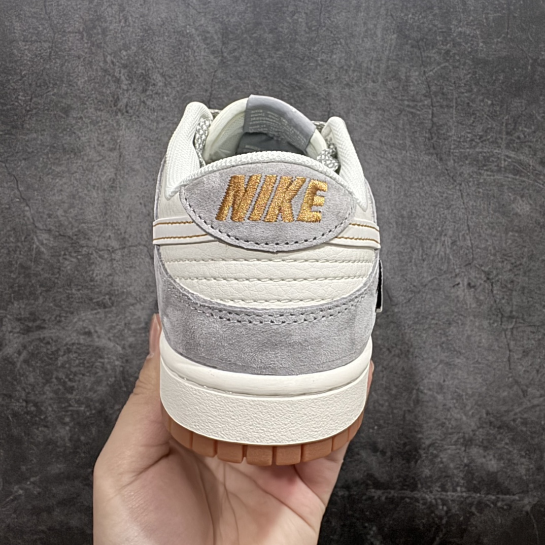 图片[4]-【定制版】Stussy x Nike Dunk Low 贴布黑八白勾n此款主张打破传统的工业化流水线设计限制，以Made by ideas的超级创意为理念，集结众多潮流设计师，结合时下最ing潮流风尚，为潮流爱好者打造彰品自我的专属潮品。同时尊重每个年轻人对于潮流的理解与选择，主张“让每个年轻人塑造自己的潮流”。 货号：DM6868-003 Size：36 36.5 37.5 38 38.5 39 40 40.5 41 42 42.5 43 44 44.5 45 编码：HXS320340-莆田鞋批发中心