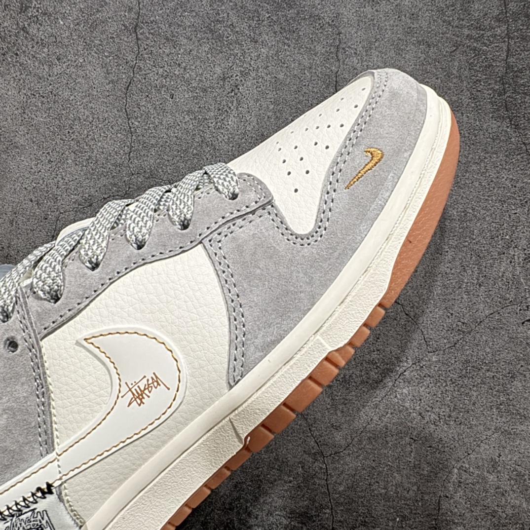 图片[6]-【定制版】Stussy x Nike Dunk Low 贴布黑八白勾n此款主张打破传统的工业化流水线设计限制，以Made by ideas的超级创意为理念，集结众多潮流设计师，结合时下最ing潮流风尚，为潮流爱好者打造彰品自我的专属潮品。同时尊重每个年轻人对于潮流的理解与选择，主张“让每个年轻人塑造自己的潮流”。 货号：DM6868-003 Size：36 36.5 37.5 38 38.5 39 40 40.5 41 42 42.5 43 44 44.5 45 编码：HXS320340-莆田鞋批发中心