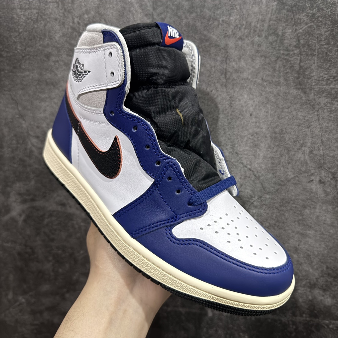 图片[3]-【莞产DG纯原】 Air Jordan AJ1 Retro High 刮刮乐新款  白蓝黑 DH5485-100nn全新批次 正确的版本n清洁度超高，所有细节经得起推敲 相当不错，外贸首选版本 高价零售推荐版本💪🏻原楦原纸板开发 极致一眼正品既视感 原厂皮料 原厂拉帮工艺 全部采用原厂电脑车 针距 边距完全同步原鞋 原厂特供皮料承诺百分百一致原鞋 鞋面清洁度最高QC检验标准 控制溢胶 飞翼3D高频深度立体 全市场仅此一家  鞋盒、防尘纸  均采购来自原厂Size：40 40.5 41 42 42.5 43 44 44.5 45 46 47.5 编码：X10330350-莆田鞋批发中心