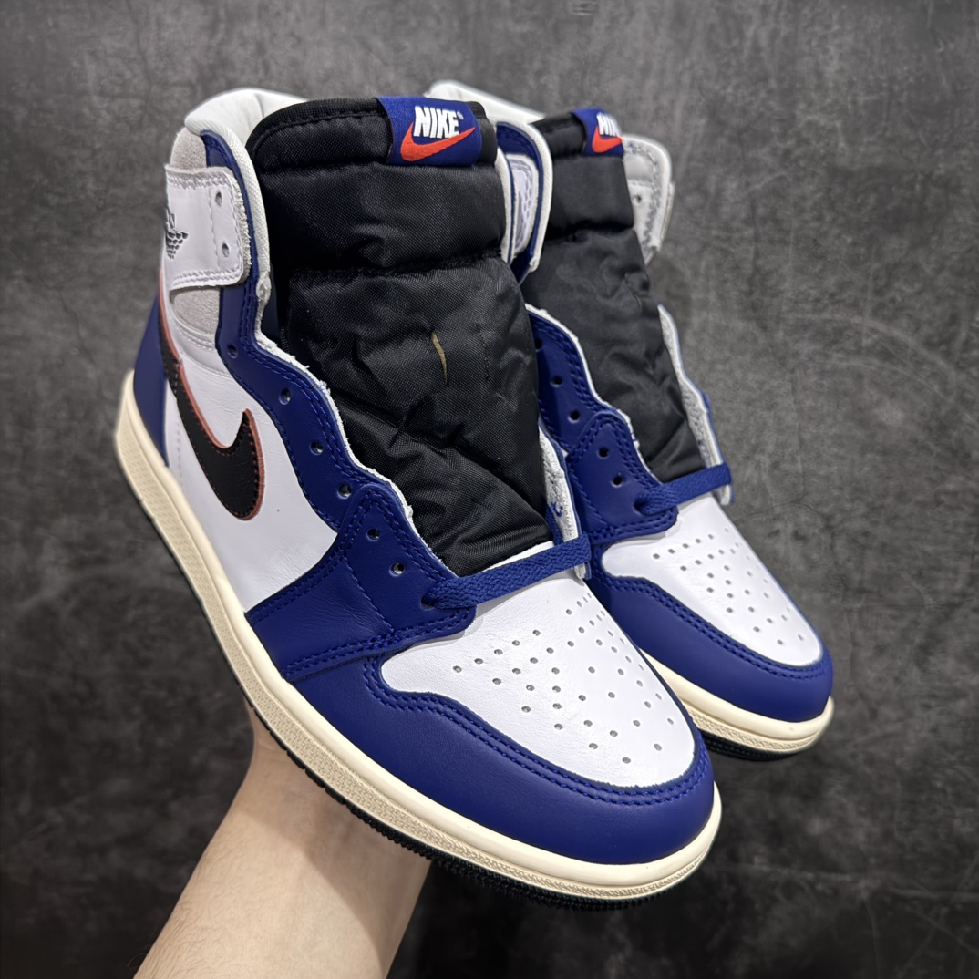 【莞产DG纯原】 Air Jordan AJ1 Retro High 刮刮乐新款  白蓝黑 DH5485-100nn全新批次 正确的版本n清洁度超高，所有细节经得起推敲 相当不错，外贸首选版本 高价零售推荐版本💪🏻原楦原纸板开发 极致一眼正品既视感 原厂皮料 原厂拉帮工艺 全部采用原厂电脑车 针距 边距完全同步原鞋 原厂特供皮料承诺百分百一致原鞋 鞋面清洁度最高QC检验标准 控制溢胶 飞翼3D高频深度立体 全市场仅此一家  鞋盒、防尘纸  均采购来自原厂Size：40 40.5 41 42 42.5 43 44 44.5 45 46 47.5 编码：X10330350-莆田鞋批发中心