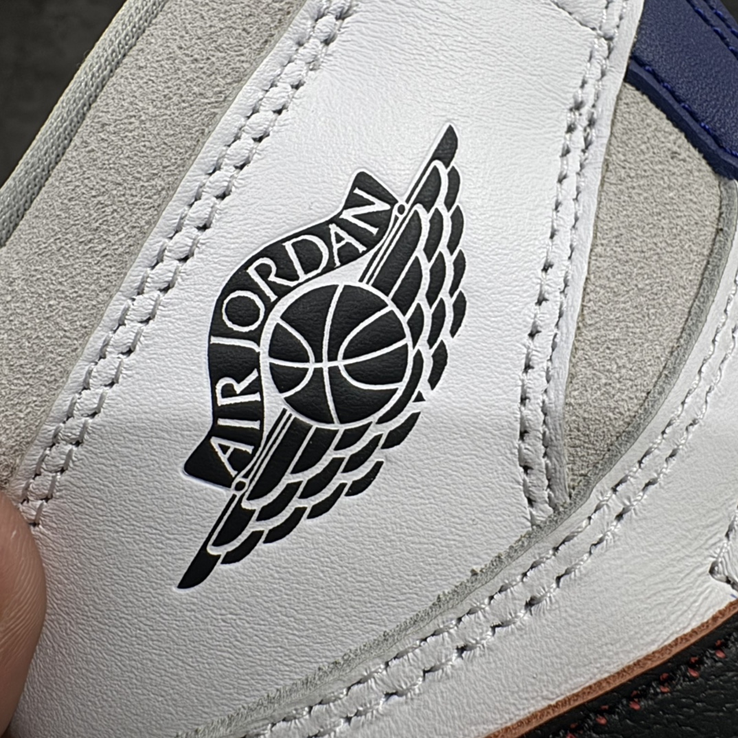 图片[2]-【莞产DG纯原】 Air Jordan AJ1 Retro High 刮刮乐新款  白蓝黑 DH5485-100nn全新批次 正确的版本n清洁度超高，所有细节经得起推敲 相当不错，外贸首选版本 高价零售推荐版本💪🏻原楦原纸板开发 极致一眼正品既视感 原厂皮料 原厂拉帮工艺 全部采用原厂电脑车 针距 边距完全同步原鞋 原厂特供皮料承诺百分百一致原鞋 鞋面清洁度最高QC检验标准 控制溢胶 飞翼3D高频深度立体 全市场仅此一家  鞋盒、防尘纸  均采购来自原厂Size：40 40.5 41 42 42.5 43 44 44.5 45 46 47.5 编码：X10330350-莆田鞋批发中心