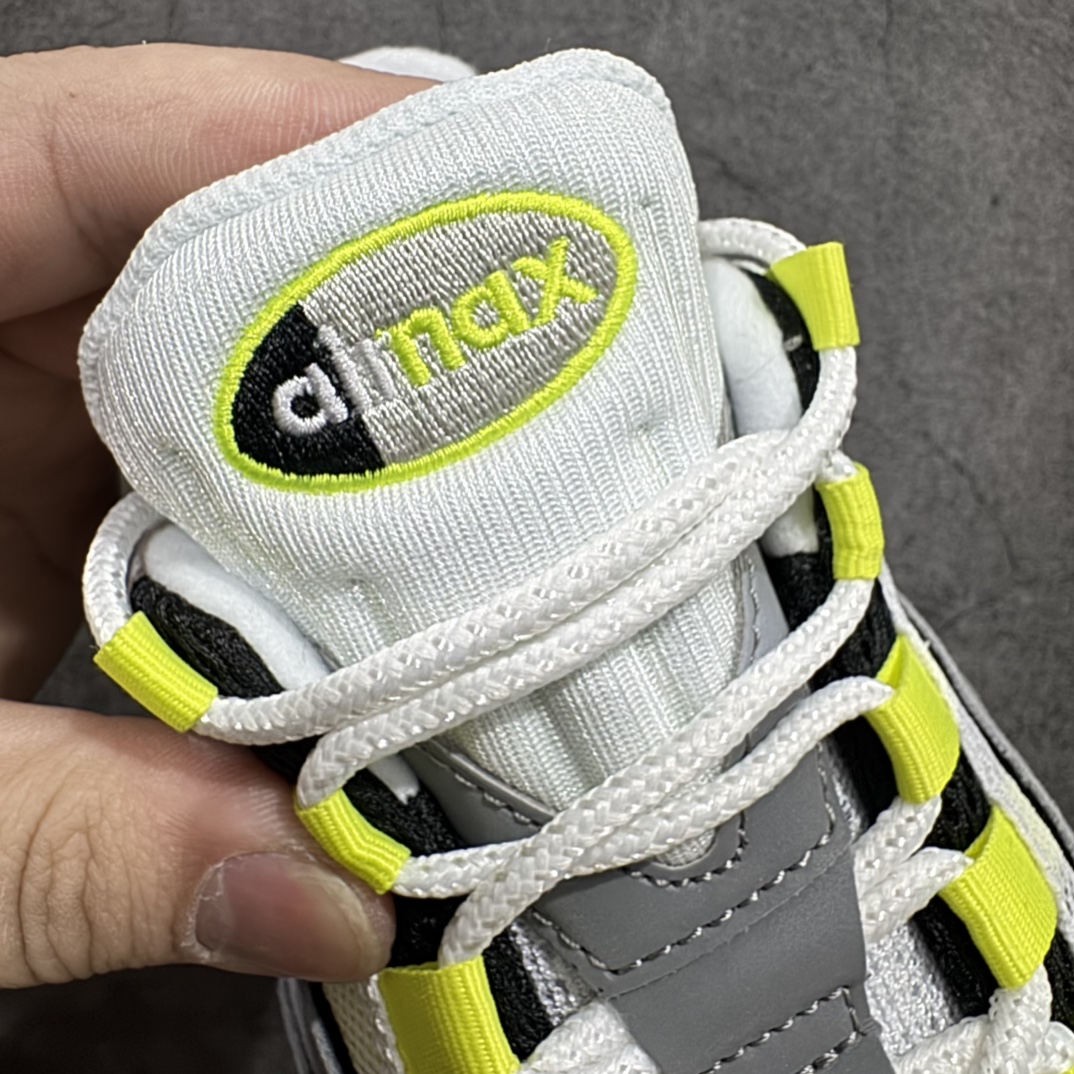 图片[7]-【GX纯原】NIKE 耐克 Air Max 95 潮流百搭 气垫缓震慢跑鞋 休闲防滑运动鞋！ 原鞋一比一开发 过验级别品质 独家私模开发 多次调教细节完全对版 原厂气垫气压足，保证脚感与原版一致 鞋面材料卡色也与原版一致 外贸专供 最大做到48.5 Nike耐克跑步鞋经典透气舒适运动鞋休闲鞋。为了迎接今年的世界地球日，Nike 为此推出了这款全新配色的 Air Max 95，以往这个主题的产品 Nike 选择了大地色系为主体，今年也不例外。整鞋材质使用工程网布和帆布相结合，配色则是泥土和大地色系。logo刺绣、对比拼接细节、圆头、正面系带、鞋垫饰有标志、标志性Air Max鞋底。Air Max 95 凭借流畅的造型、经典的开窗气垫，时至今日仍然是众多潮人备受喜爱的球鞋之一 货号：CT1689-001 尺码： 40-48.5-选品中心