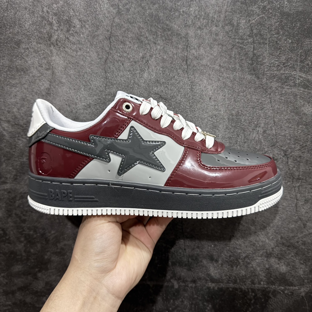 【纯原Y版】A BATHING APE STA  经典潮流 时尚板鞋 男女同款BAPE STA 是 Bape 旗下的一款运动鞋系列。BAPE STA 于 2002 年推出，该鞋款融合了 Bape 的品牌元素和风格，具有较高的辨识度。有各种丰富的颜色选择，满足不同消费者的喜好。Bape 作为著名的潮流品牌，BAPE STA 也带有浓厚的潮流感，受到许多潮流人士和明星的喜爱。对街头潮流文化产生了一定的影响。它不仅是一款运动鞋，更是潮流文化的一种象征。 尺码:36 36.5 37.5 38 38.5 40 40.5 41 42 42.5 43 44 44.5 45 46 编码：DF260280-莆田鞋批发中心