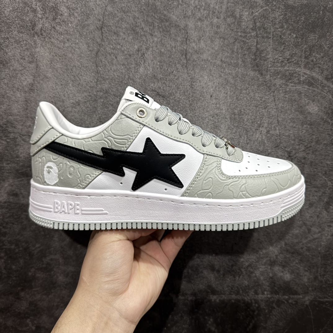 【纯原Y版】A BATHING APE STA  经典潮流 时尚板鞋 男女同款BAPE STA 是 Bape 旗下的一款运动鞋系列。BAPE STA 于 2002 年推出，该鞋款融合了 Bape 的品牌元素和风格，具有较高的辨识度。有各种丰富的颜色选择，满足不同消费者的喜好。Bape 作为著名的潮流品牌，BAPE STA 也带有浓厚的潮流感，受到许多潮流人士和明星的喜爱。对街头潮流文化产生了一定的影响。它不仅是一款运动鞋，更是潮流文化的一种象征。 尺码:36 36.5 37.5 38 38.5 40 40.5 41 42 42.5 43 44 44.5 45 46 编码：DF260280-莆田鞋批发中心