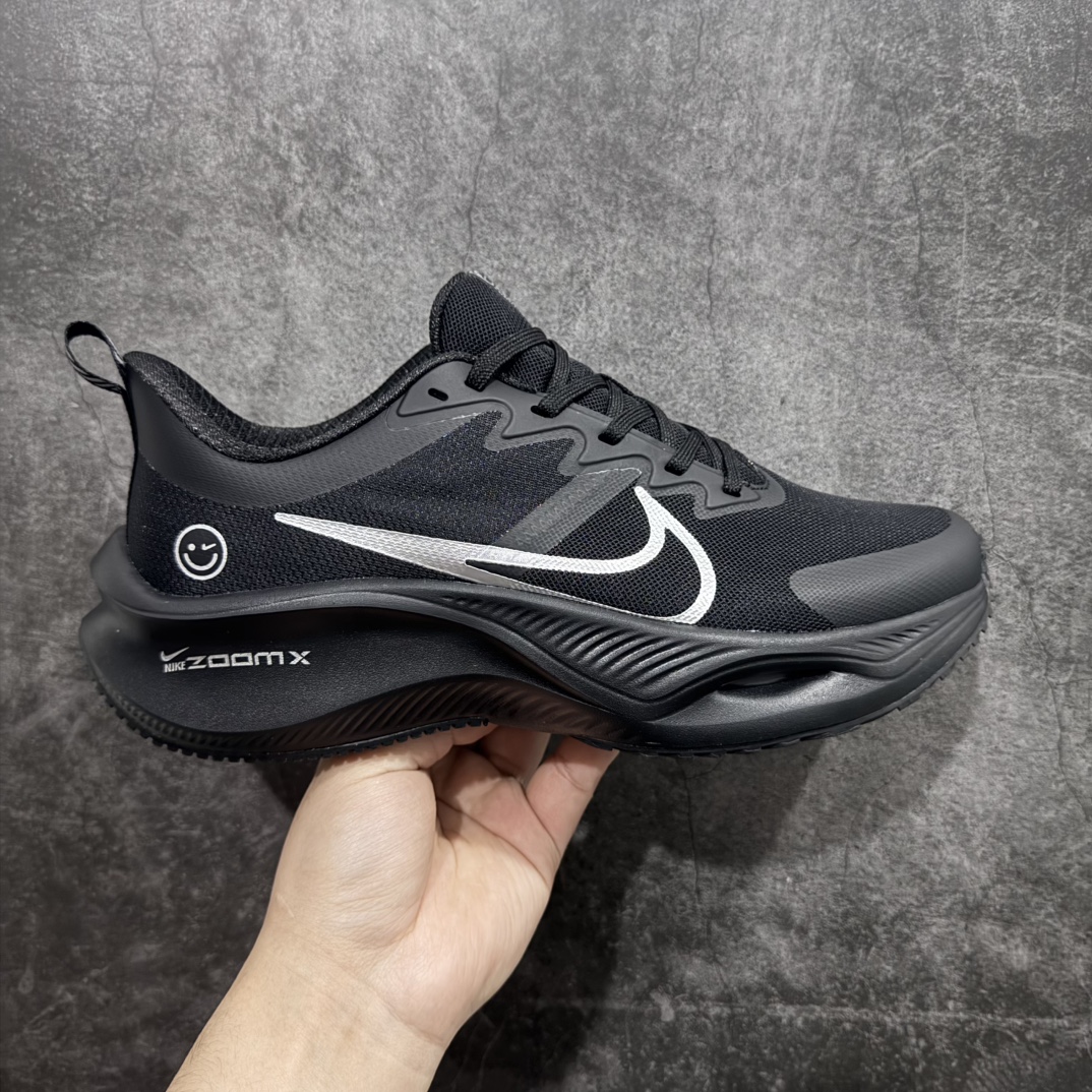 【公司级】NIKE ZOOM PLUS 全新跑鞋n采用密度更高的材料n而且去除了前一代中操作的支撑 撑条设计n兼顾迅疾外观和稳固脚感n后跟覆面和中足动态支撑巧妙融合n缔造稳定顺畅的迈步体验 官方货号：CK4318 008 尺码：36-44无半码 编码：CC260280-莆田鞋批发中心