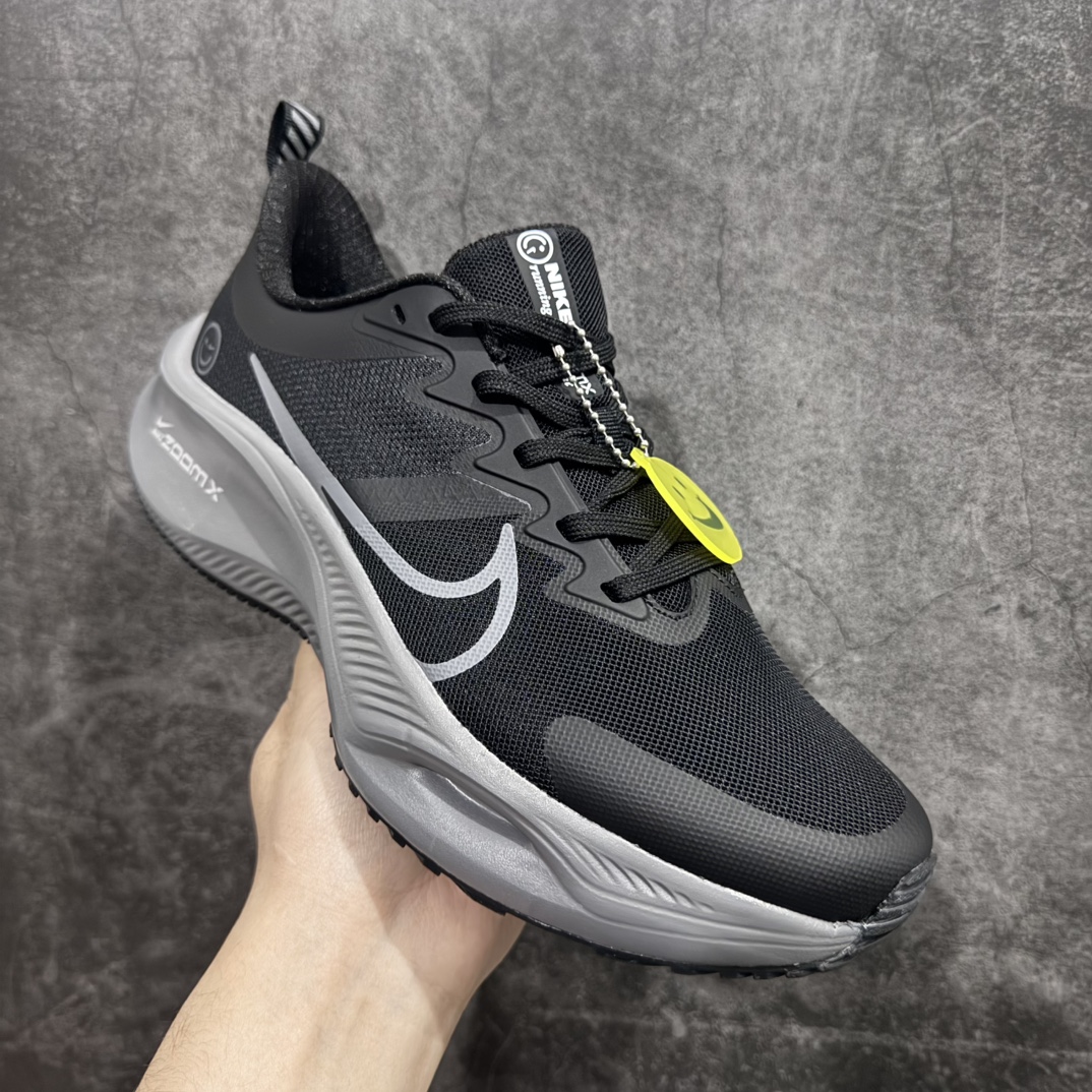 图片[3]-【公司级】NIKE ZOOM PLUS 全新跑鞋n采用密度更高的材料n而且去除了前一代中操作的支撑 撑条设计n兼顾迅疾外观和稳固脚感n后跟覆面和中足动态支撑巧妙融合n缔造稳定顺畅的迈步体验 官方货号：CK4318 008 尺码：36-44无半码 编码：CC260280-莆田鞋批发中心