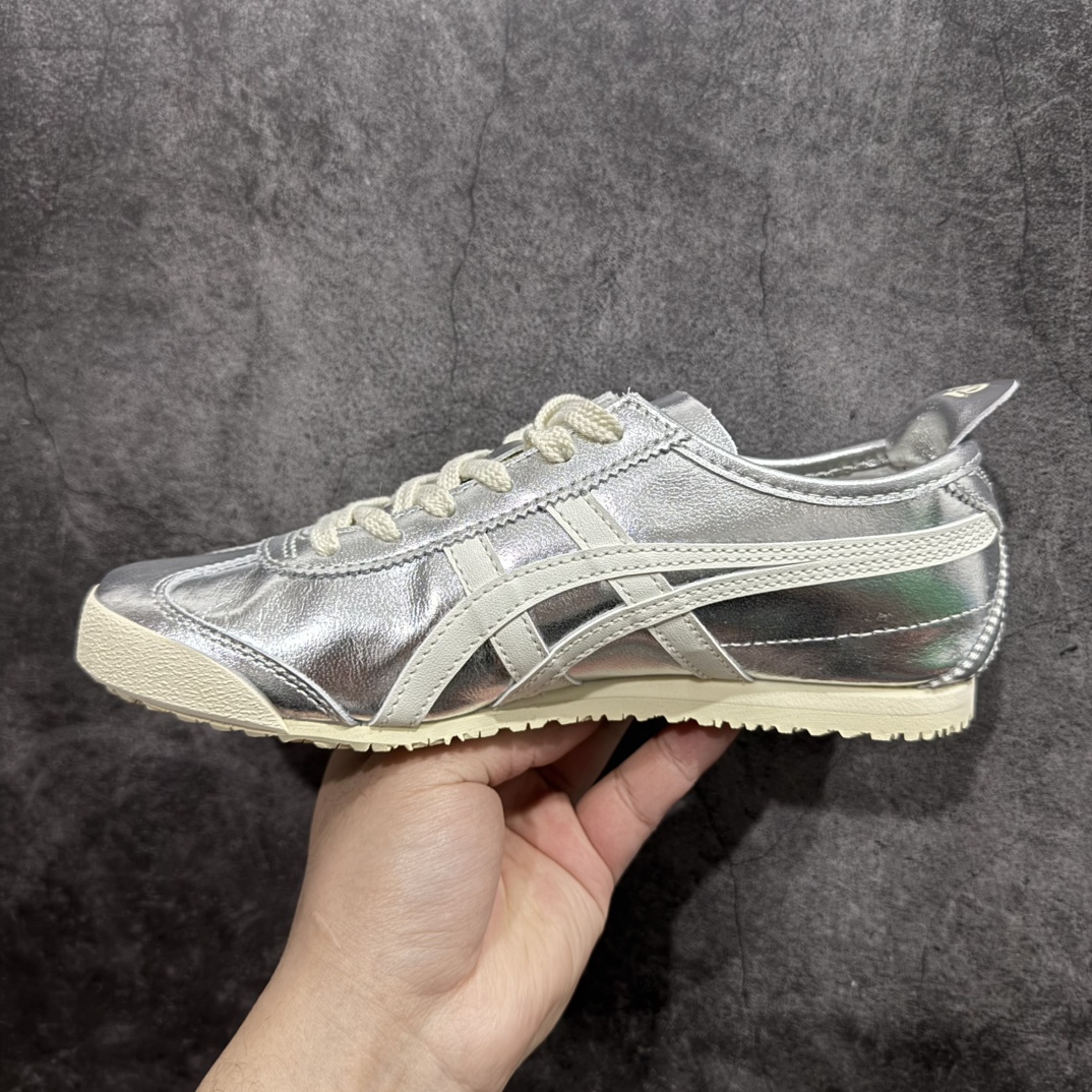 图片[2]-【MOK纯原】Asics Onitsuka Tiger MEXICO 66 亚瑟士鬼冢虎复古经典板鞋n市场最强版本 每个配色均购入原鞋校对 真正原厂头层牛皮 如假包赔 纹路、色泽、皮心颜色 质感百分百还原 海外订单工厂出品 超成熟稳定的做工品控 原装全套纸板楦头开发 原汁原味 完美呈现版型 私模正确鞋底咬花纹路 一比一鞋头弧度高度鞋身弧度 绝不口嗨 细节品控鞋型随意秒杀市面 原档咬花纹路私模大底 一个单元有六个三角形 总体形拼接呈现花瓣状 官方四联吊牌 原装Ortholite轻量化鞋垫 原盒原配 质保卡 说明书 钢印防尘纸  纸板中底带钢印 乳胶组合鞋垫 支持全方位的对比专柜 产品从款式颜色造型上体现出追求舒适和细节的完美 鞋类更是推崇手工制作的严谨与完美 融舒适性与可穿性的设计风格 注重细节的完美和别致魅力 既保持稳重 又不失轻松的时尚感 尺码：36 37 37.5 38 39 39.5 40 40.5 41.5 42 42.5 43.5 44 45 46 编码：WE230260-莆田鞋批发中心