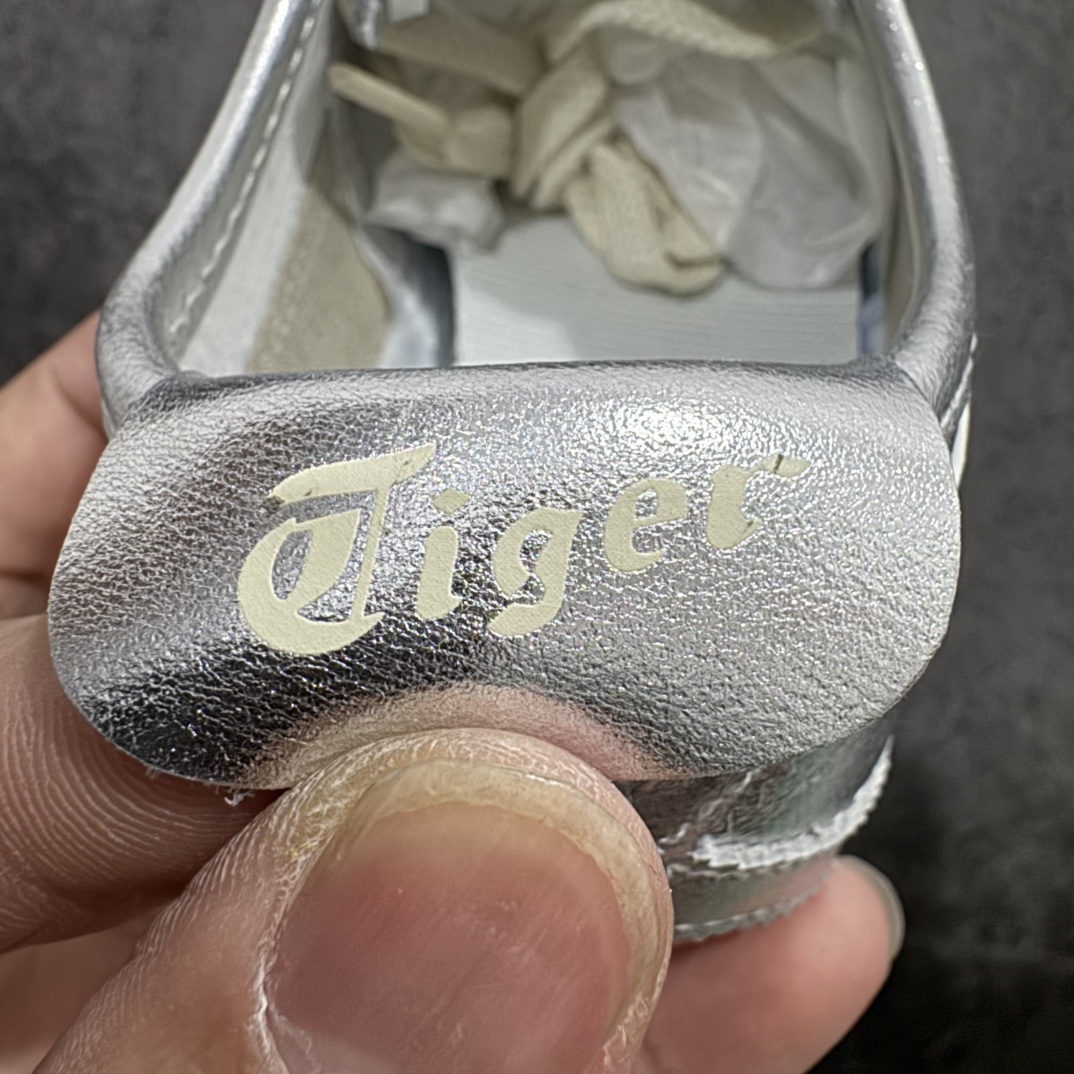 图片[2]-【MOK纯原】Asics Onitsuka Tiger MEXICO 66 亚瑟士鬼冢虎复古经典板鞋n市场最强版本 每个配色均购入原鞋校对 真正原厂头层牛皮 如假包赔 纹路、色泽、皮心颜色 质感百分百还原 海外订单工厂出品 超成熟稳定的做工品控 原装全套纸板楦头开发 原汁原味 完美呈现版型 私模正确鞋底咬花纹路 一比一鞋头弧度高度鞋身弧度 绝不口嗨 细节品控鞋型随意秒杀市面 原档咬花纹路私模大底 一个单元有六个三角形 总体形拼接呈现花瓣状 官方四联吊牌 原装Ortholite轻量化鞋垫 原盒原配 质保卡 说明书 钢印防尘纸  纸板中底带钢印 乳胶组合鞋垫 支持全方位的对比专柜 产品从款式颜色造型上体现出追求舒适和细节的完美 鞋类更是推崇手工制作的严谨与完美 融舒适性与可穿性的设计风格 注重细节的完美和别致魅力 既保持稳重 又不失轻松的时尚感 尺码：36 37 37.5 38 39 39.5 40 40.5 41.5 42 42.5 43.5 44 45 46 编码：WE230260-莆田鞋批发中心