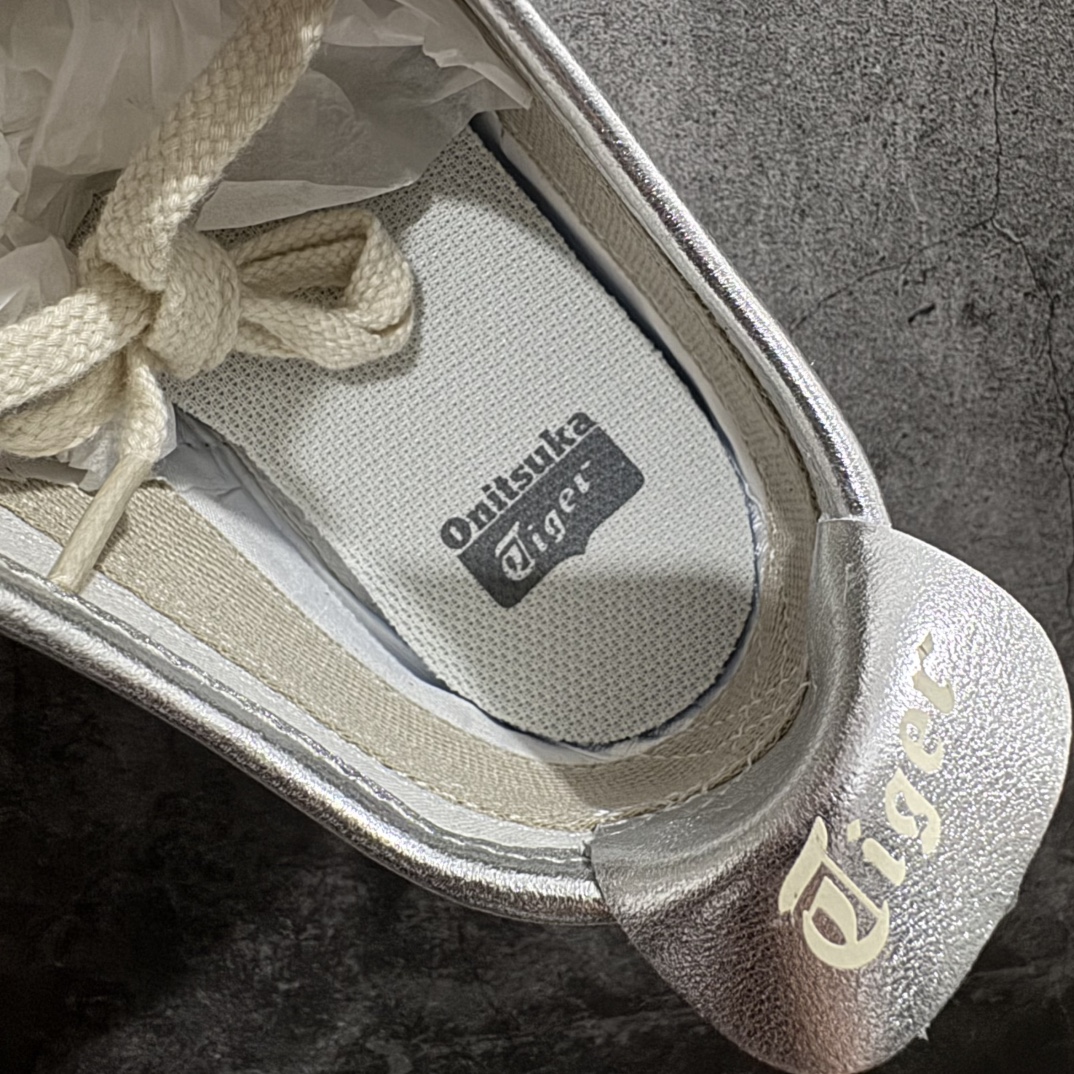 图片[8]-【MOK纯原】Asics Onitsuka Tiger MEXICO 66 亚瑟士鬼冢虎复古经典板鞋n市场最强版本 每个配色均购入原鞋校对 真正原厂头层牛皮 如假包赔 纹路、色泽、皮心颜色 质感百分百还原 海外订单工厂出品 超成熟稳定的做工品控 原装全套纸板楦头开发 原汁原味 完美呈现版型 私模正确鞋底咬花纹路 一比一鞋头弧度高度鞋身弧度 绝不口嗨 细节品控鞋型随意秒杀市面 原档咬花纹路私模大底 一个单元有六个三角形 总体形拼接呈现花瓣状 官方四联吊牌 原装Ortholite轻量化鞋垫 原盒原配 质保卡 说明书 钢印防尘纸  纸板中底带钢印 乳胶组合鞋垫 支持全方位的对比专柜 产品从款式颜色造型上体现出追求舒适和细节的完美 鞋类更是推崇手工制作的严谨与完美 融舒适性与可穿性的设计风格 注重细节的完美和别致魅力 既保持稳重 又不失轻松的时尚感 尺码：36 37 37.5 38 39 39.5 40 40.5 41.5 42 42.5 43.5 44 45 46 编码：WE230260-莆田鞋批发中心