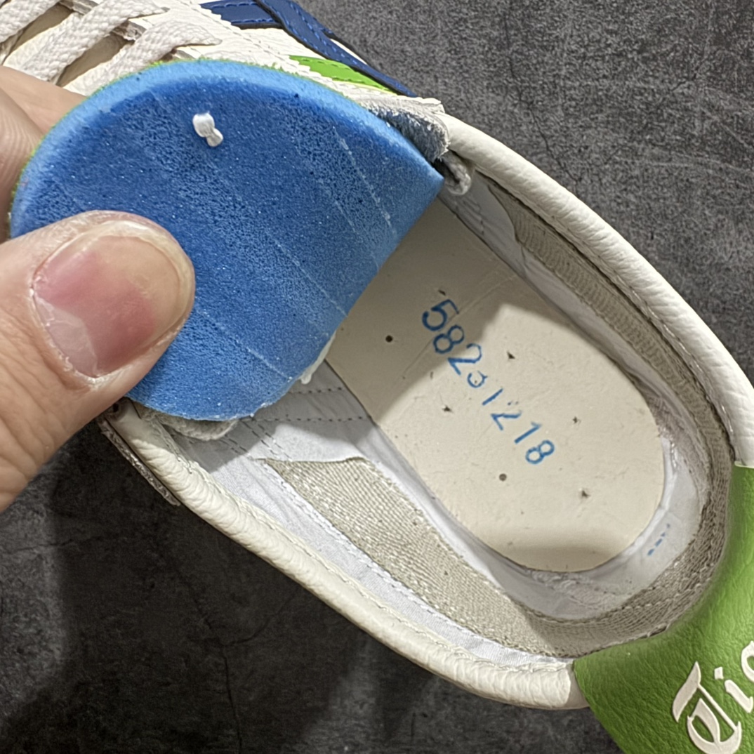 图片[9]-【MOK纯原】Asics Onitsuka Tiger MEXICO 66 亚瑟士鬼冢虎复古经典板鞋n市场最强版本 每个配色均购入原鞋校对 真正原厂头层牛皮 如假包赔 纹路、色泽、皮心颜色 质感百分百还原 海外订单工厂出品 超成熟稳定的做工品控 原装全套纸板楦头开发 原汁原味 完美呈现版型 私模正确鞋底咬花纹路 一比一鞋头弧度高度鞋身弧度 绝不口嗨 细节品控鞋型随意秒杀市面 原档咬花纹路私模大底 一个单元有六个三角形 总体形拼接呈现花瓣状 官方四联吊牌 原装Ortholite轻量化鞋垫 原盒原配 质保卡 说明书 钢印防尘纸  纸板中底带钢印 乳胶组合鞋垫 支持全方位的对比专柜 产品从款式颜色造型上体现出追求舒适和细节的完美 鞋类更是推崇手工制作的严谨与完美 融舒适性与可穿性的设计风格 注重细节的完美和别致魅力 既保持稳重 又不失轻松的时尚感 尺码：36 37 37.5 38 39 39.5 40 40.5 41.5 42 42.5 43.5 44 45 46 编码：WE230260-莆田鞋批发中心