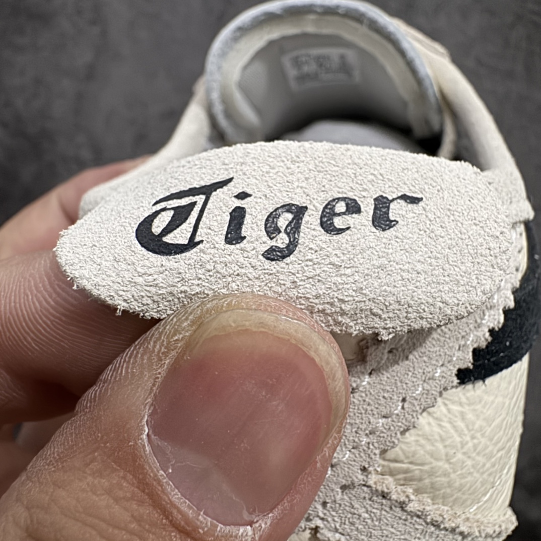 图片[2]-【MOK纯原】Asics Onitsuka Tiger MEXICO 66 亚瑟士鬼冢虎复古经典板鞋n市场最强版本 每个配色均购入原鞋校对 真正原厂头层牛皮 如假包赔 纹路、色泽、皮心颜色 质感百分百还原 海外订单工厂出品 超成熟稳定的做工品控 原装全套纸板楦头开发 原汁原味 完美呈现版型 私模正确鞋底咬花纹路 一比一鞋头弧度高度鞋身弧度 绝不口嗨 细节品控鞋型随意秒杀市面 原档咬花纹路私模大底 一个单元有六个三角形 总体形拼接呈现花瓣状 官方四联吊牌 原装Ortholite轻量化鞋垫 原盒原配 质保卡 说明书 钢印防尘纸  纸板中底带钢印 乳胶组合鞋垫 支持全方位的对比专柜 产品从款式颜色造型上体现出追求舒适和细节的完美 鞋类更是推崇手工制作的严谨与完美 融舒适性与可穿性的设计风格 注重细节的完美和别致魅力 既保持稳重 又不失轻松的时尚感 尺码：36 37 37.5 38 39 39.5 40 40.5 41.5 42 42.5 43.5 44 45 46 编码：WE230260-莆田鞋批发中心