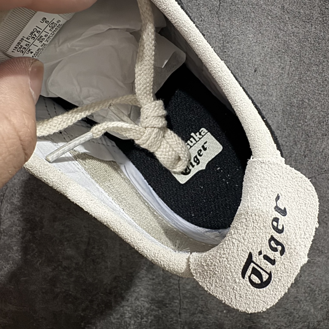 图片[8]-【MOK纯原】Asics Onitsuka Tiger MEXICO 66 亚瑟士鬼冢虎复古经典板鞋n市场最强版本 每个配色均购入原鞋校对 真正原厂头层牛皮 如假包赔 纹路、色泽、皮心颜色 质感百分百还原 海外订单工厂出品 超成熟稳定的做工品控 原装全套纸板楦头开发 原汁原味 完美呈现版型 私模正确鞋底咬花纹路 一比一鞋头弧度高度鞋身弧度 绝不口嗨 细节品控鞋型随意秒杀市面 原档咬花纹路私模大底 一个单元有六个三角形 总体形拼接呈现花瓣状 官方四联吊牌 原装Ortholite轻量化鞋垫 原盒原配 质保卡 说明书 钢印防尘纸  纸板中底带钢印 乳胶组合鞋垫 支持全方位的对比专柜 产品从款式颜色造型上体现出追求舒适和细节的完美 鞋类更是推崇手工制作的严谨与完美 融舒适性与可穿性的设计风格 注重细节的完美和别致魅力 既保持稳重 又不失轻松的时尚感 尺码：36 37 37.5 38 39 39.5 40 40.5 41.5 42 42.5 43.5 44 45 46 编码：WE230260-莆田鞋批发中心