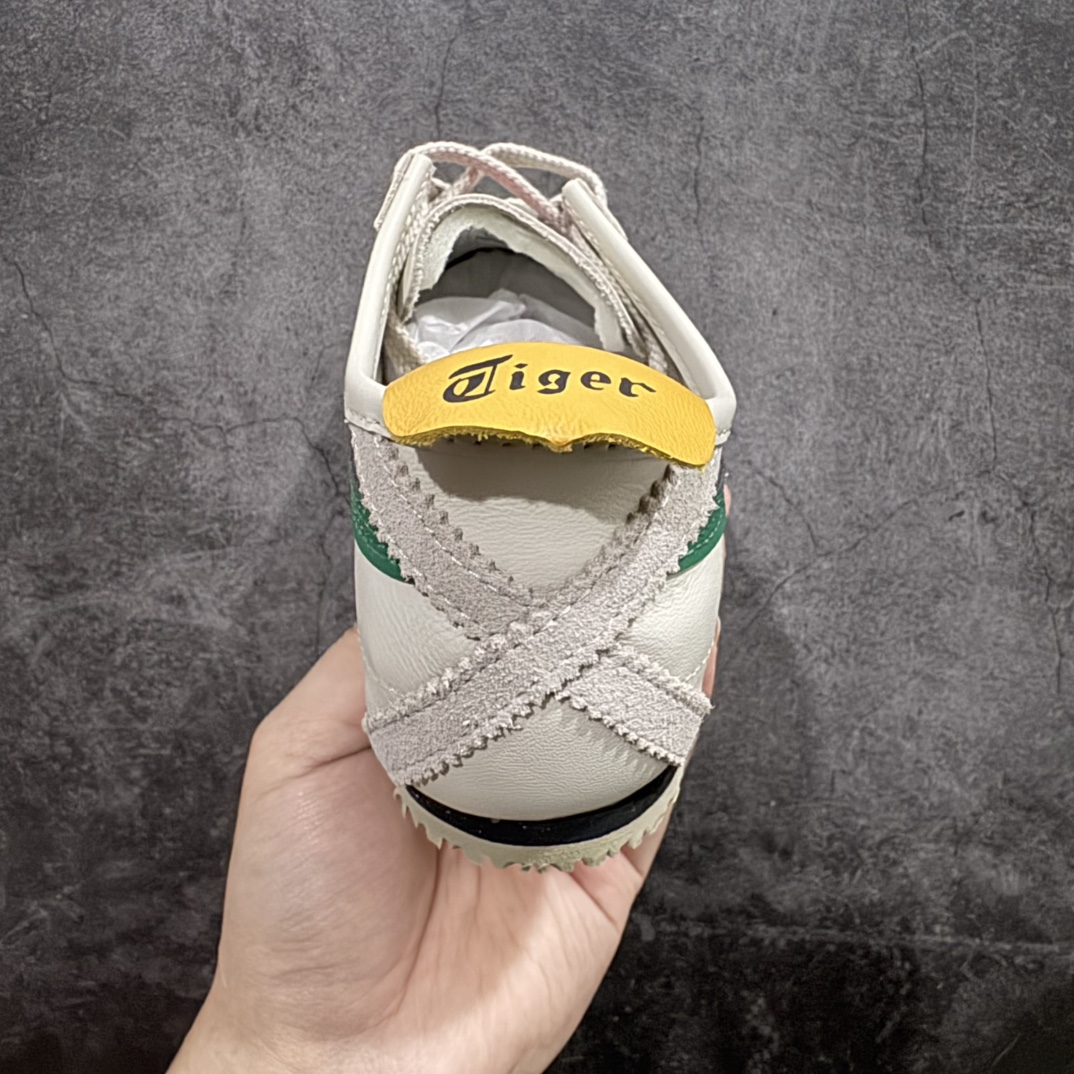 图片[4]-【MOK纯原】Asics Onitsuka Tiger MEXICO 66 亚瑟士鬼冢虎复古经典板鞋n市场最强版本 每个配色均购入原鞋校对 真正原厂头层牛皮 如假包赔 纹路、色泽、皮心颜色 质感百分百还原 海外订单工厂出品 超成熟稳定的做工品控 原装全套纸板楦头开发 原汁原味 完美呈现版型 私模正确鞋底咬花纹路 一比一鞋头弧度高度鞋身弧度 绝不口嗨 细节品控鞋型随意秒杀市面 原档咬花纹路私模大底 一个单元有六个三角形 总体形拼接呈现花瓣状 官方四联吊牌 原装Ortholite轻量化鞋垫 原盒原配 质保卡 说明书 钢印防尘纸  纸板中底带钢印 乳胶组合鞋垫 支持全方位的对比专柜 产品从款式颜色造型上体现出追求舒适和细节的完美 鞋类更是推崇手工制作的严谨与完美 融舒适性与可穿性的设计风格 注重细节的完美和别致魅力 既保持稳重 又不失轻松的时尚感 尺码：36 37 37.5 38 39 39.5 40 40.5 41.5 42 42.5 43.5 44 45 46 编码：WE230260-莆田鞋批发中心