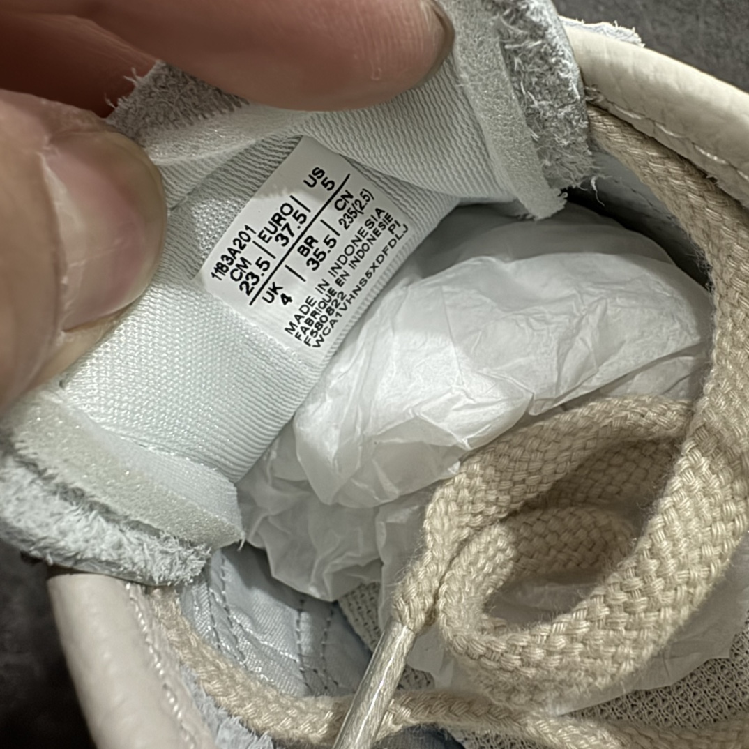 图片[7]-【MOK纯原】Asics Onitsuka Tiger MEXICO 66 亚瑟士鬼冢虎复古经典板鞋n市场最强版本 每个配色均购入原鞋校对 真正原厂头层牛皮 如假包赔 纹路、色泽、皮心颜色 质感百分百还原 海外订单工厂出品 超成熟稳定的做工品控 原装全套纸板楦头开发 原汁原味 完美呈现版型 私模正确鞋底咬花纹路 一比一鞋头弧度高度鞋身弧度 绝不口嗨 细节品控鞋型随意秒杀市面 原档咬花纹路私模大底 一个单元有六个三角形 总体形拼接呈现花瓣状 官方四联吊牌 原装Ortholite轻量化鞋垫 原盒原配 质保卡 说明书 钢印防尘纸  纸板中底带钢印 乳胶组合鞋垫 支持全方位的对比专柜 产品从款式颜色造型上体现出追求舒适和细节的完美 鞋类更是推崇手工制作的严谨与完美 融舒适性与可穿性的设计风格 注重细节的完美和别致魅力 既保持稳重 又不失轻松的时尚感 尺码：36 37 37.5 38 39 39.5 40 40.5 41.5 42 42.5 43.5 44 45 46 编码：WE230260-莆田鞋批发中心