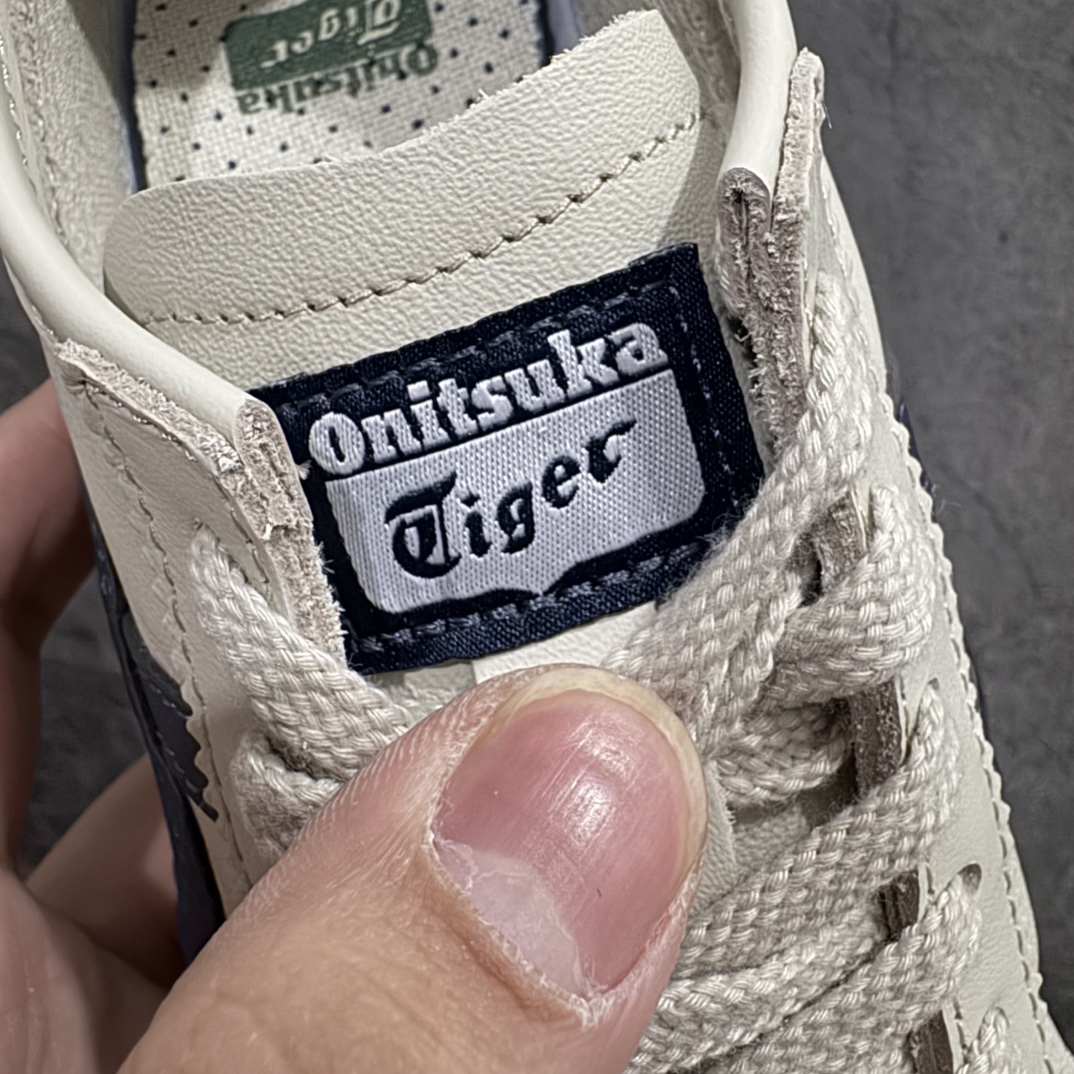 图片[6]-【MOK纯原】Asics Onitsuka Tiger MEXICO 66 亚瑟士鬼冢虎复古经典板鞋n市场最强版本 每个配色均购入原鞋校对 真正原厂头层牛皮 如假包赔 纹路、色泽、皮心颜色 质感百分百还原 海外订单工厂出品 超成熟稳定的做工品控 原装全套纸板楦头开发 原汁原味 完美呈现版型 私模正确鞋底咬花纹路 一比一鞋头弧度高度鞋身弧度 绝不口嗨 细节品控鞋型随意秒杀市面 原档咬花纹路私模大底 一个单元有六个三角形 总体形拼接呈现花瓣状 官方四联吊牌 原装Ortholite轻量化鞋垫 原盒原配 质保卡 说明书 钢印防尘纸  纸板中底带钢印 乳胶组合鞋垫 支持全方位的对比专柜 产品从款式颜色造型上体现出追求舒适和细节的完美 鞋类更是推崇手工制作的严谨与完美 融舒适性与可穿性的设计风格 注重细节的完美和别致魅力 既保持稳重 又不失轻松的时尚感 尺码：36 37 37.5 38 39 39.5 40 40.5 41.5 42 42.5 43.5 44 45 46 编码：WE230260-莆田鞋批发中心